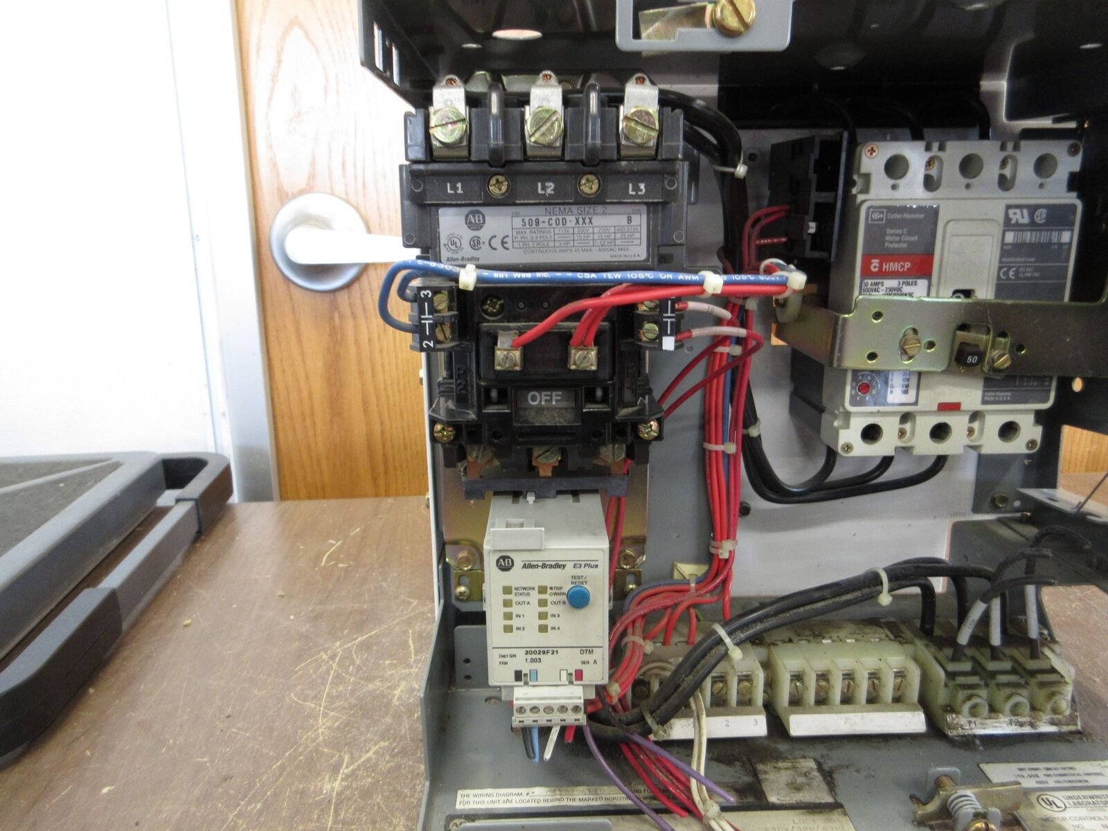 Allen-Bradley Size 2 MCC Bucket YUGWQY923/1AW 480V 3Ph 60Hz 120V Coil w/ Door