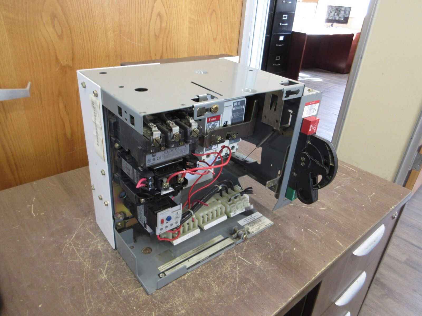 Allen-Bradley Size 2 MCC Bucket YUGWQY923/1AW 480V 3Ph 60Hz 120V Coil w/ Door