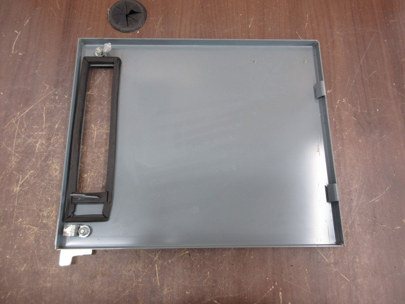 Allen-Bradley Size 2 MCC Bucket YUGWQY923/1AW 480V 3Ph 60Hz 120V Coil w/ Door