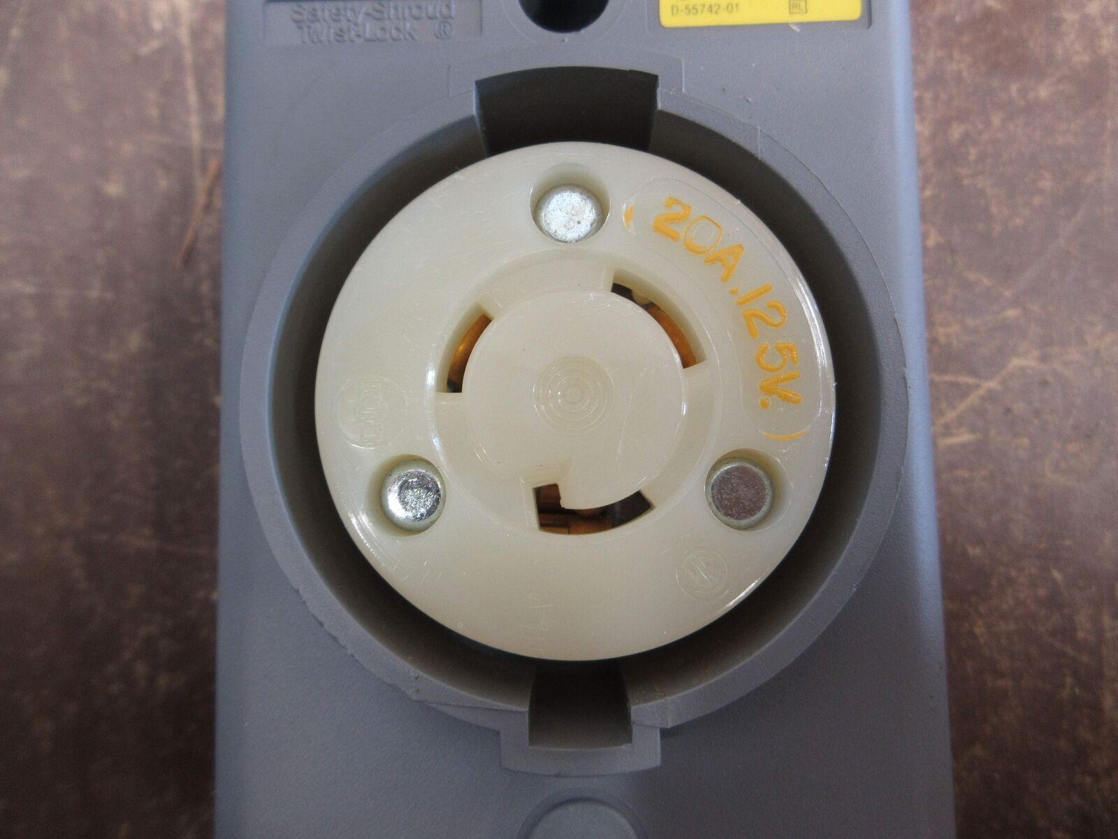 Hubbell Safety-Shroud Twist-Lock Receptacle HBL2310SR 20A 125V 2P 3W New Surplus