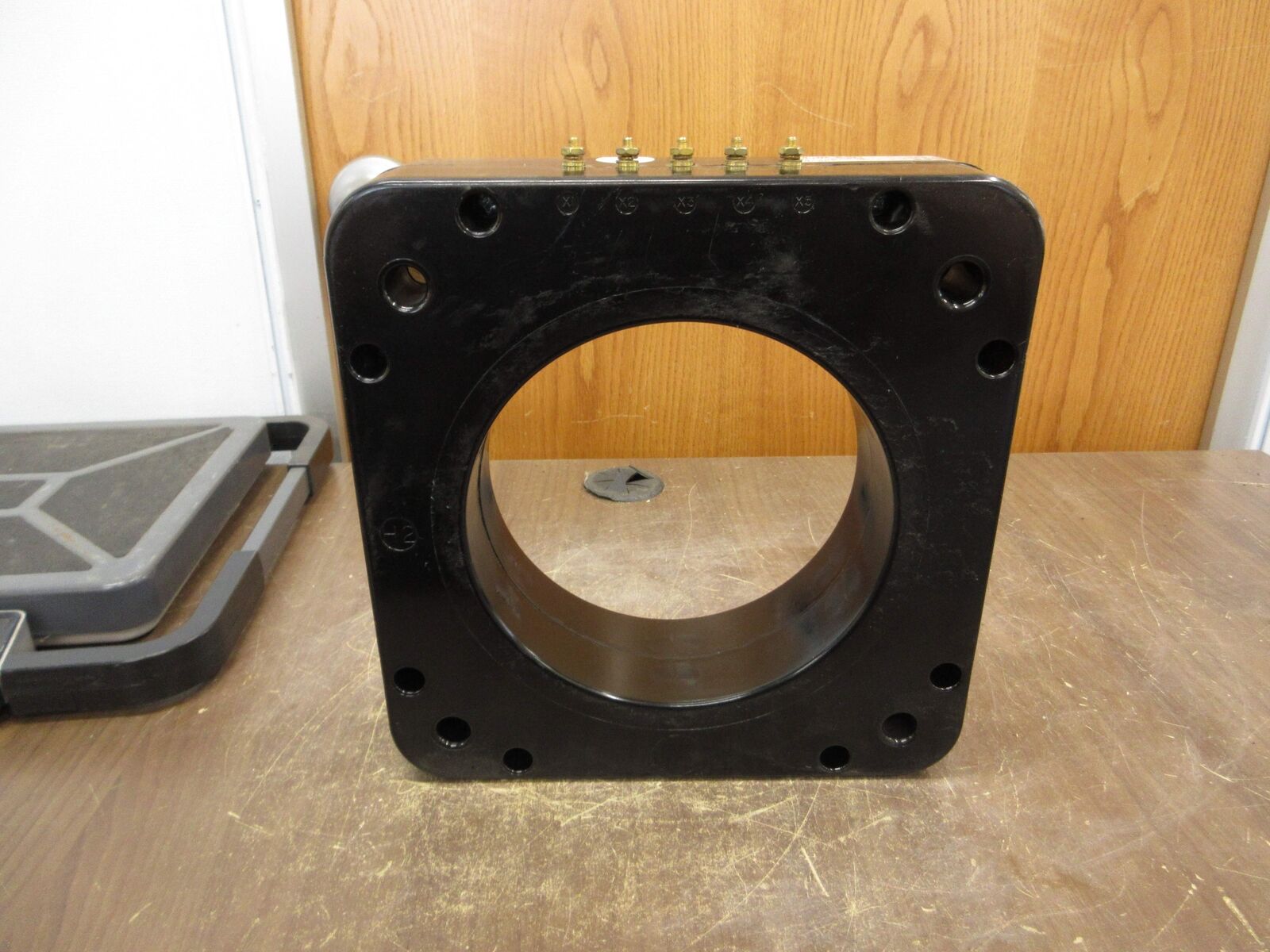 ABB SCP-2-MR Current Transformer 9628A06G18 Ratio 1200:5A 600V 60Hz 10kV BIL