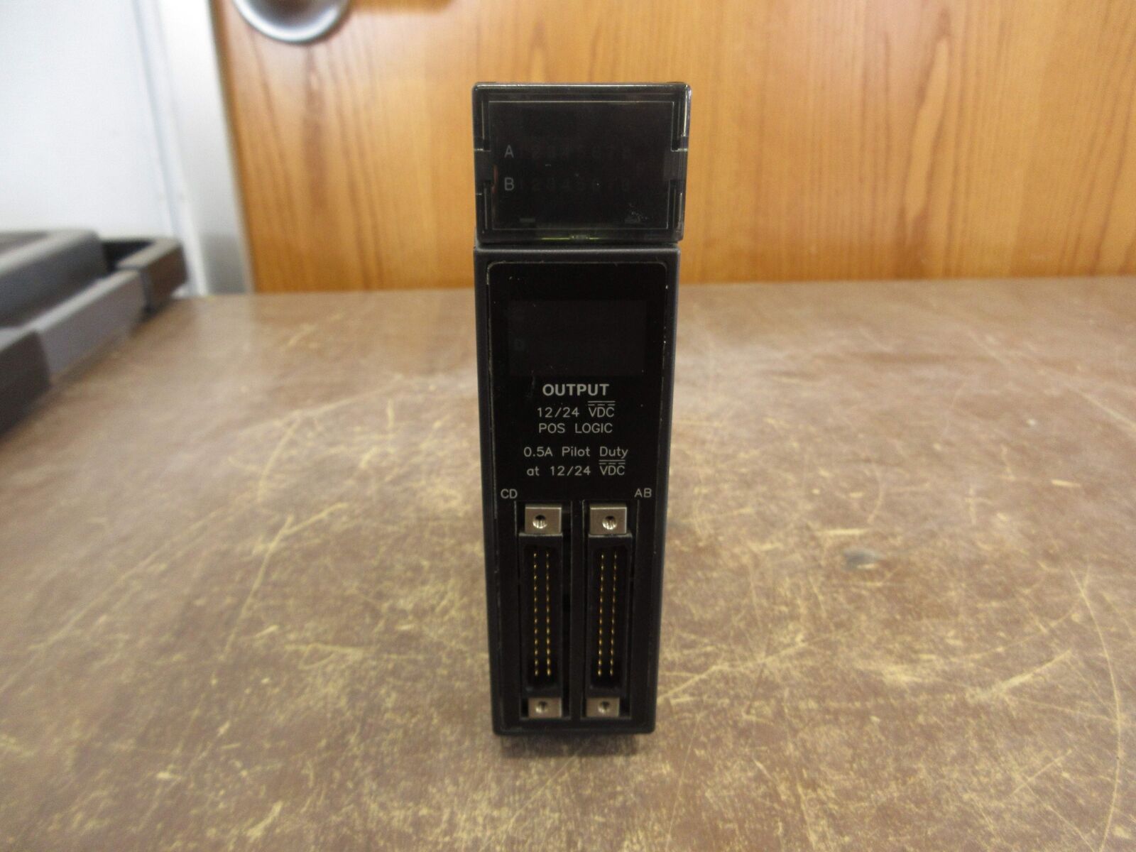 GE Fanuc Output Module IC693MDL753D 12/24VDC 0.5A 32PT Used