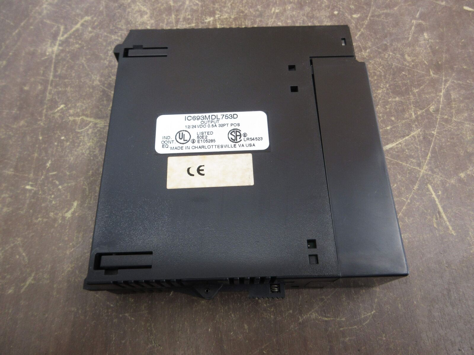 GE Fanuc Output Module IC693MDL753D 12/24VDC 0.5A 32PT *Missing Front Cover* Use