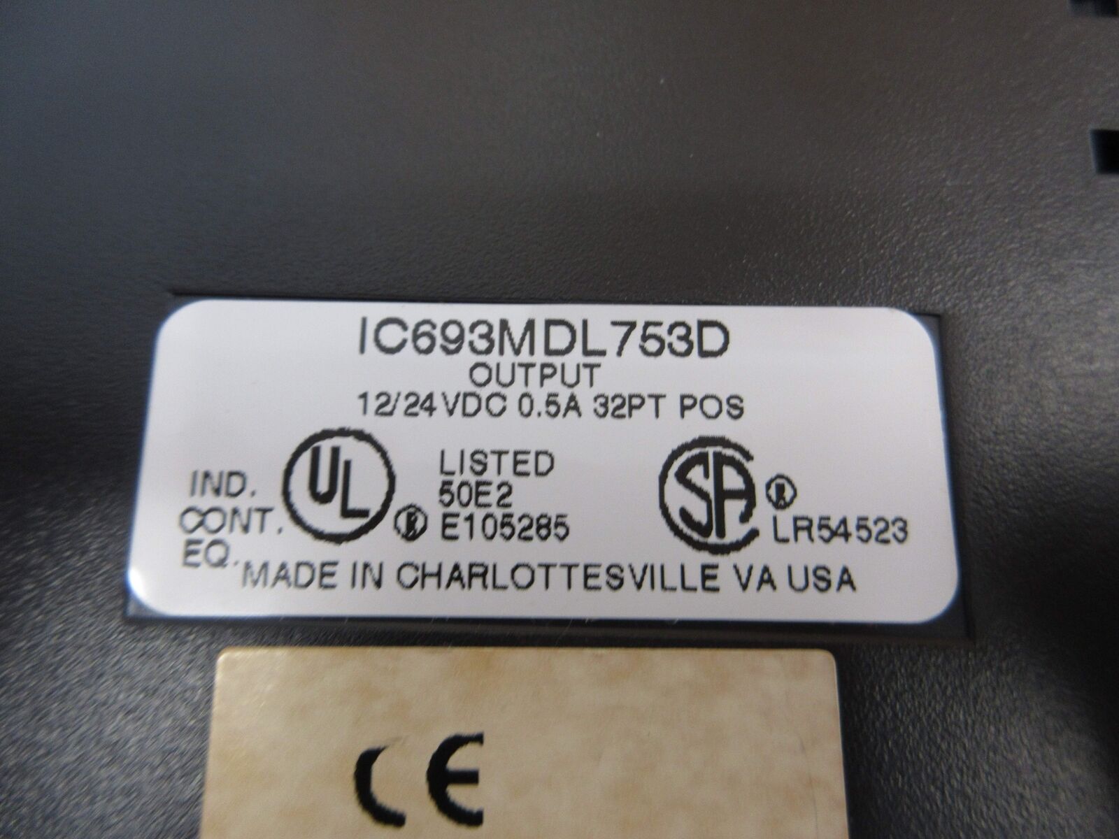 GE Fanuc Output Module IC693MDL753D 12/24VDC 0.5A 32PT *Missing Front Cover* Use
