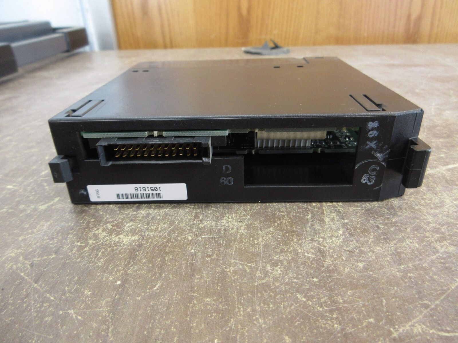 GE Fanuc Output Module IC693MDL753D 12/24VDC 0.5A 32PT *Missing Front Cover* Use