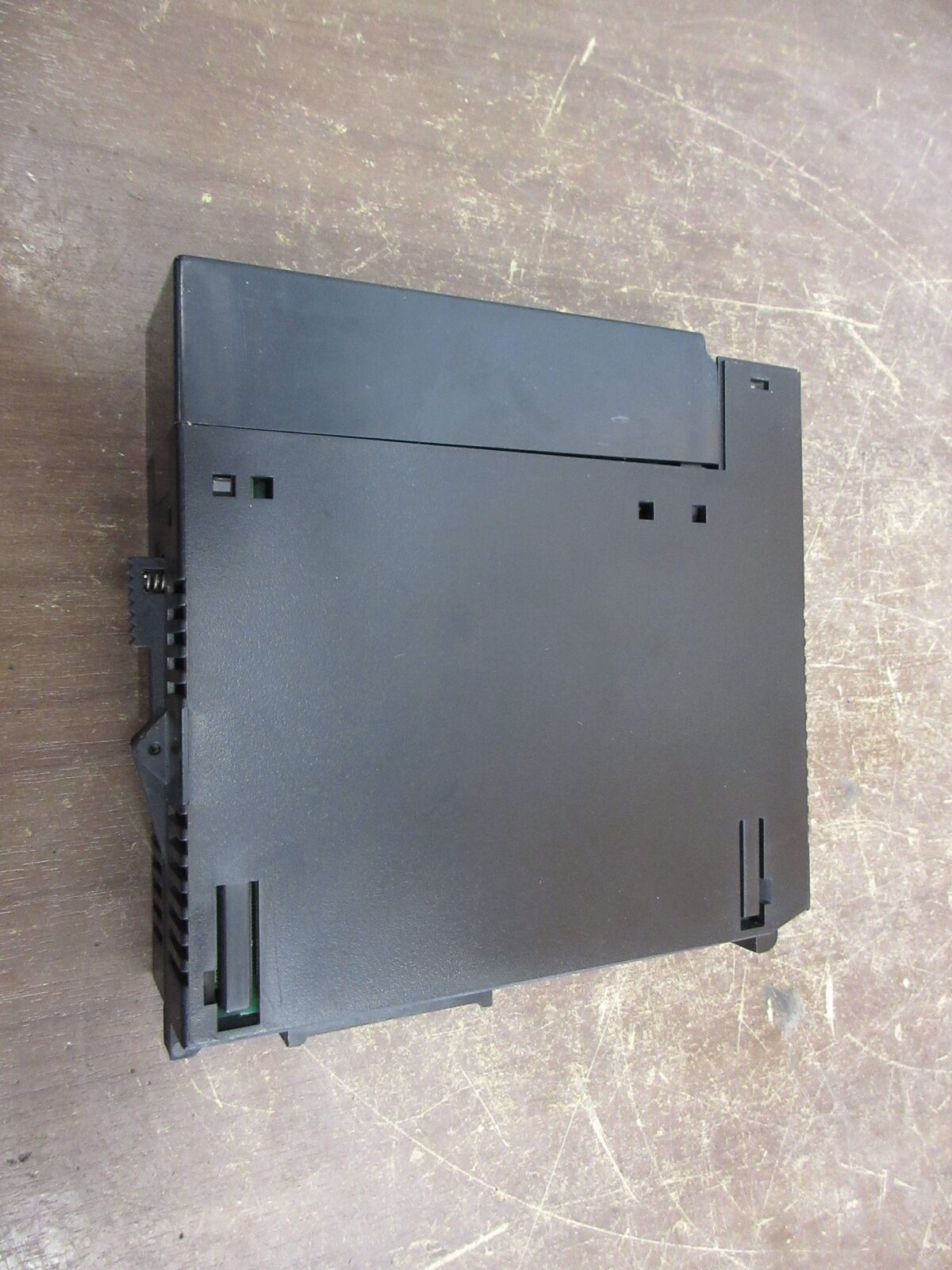 GE Fanuc Output Module IC693MDL753D 12/24VDC 0.5A 32PT *Missing Front Cover* Use