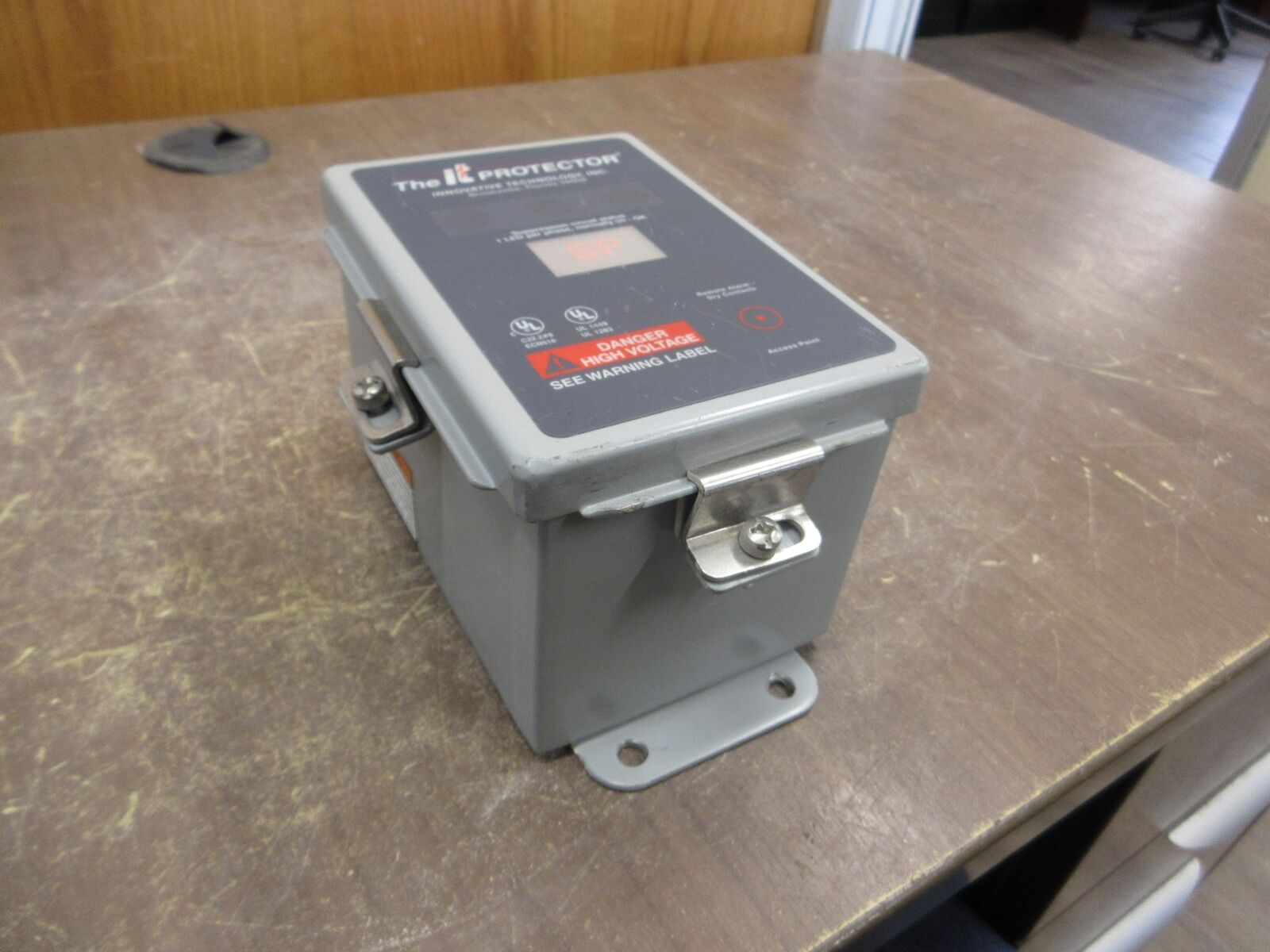 Innovative Technology, Inc. Surge Suppressor SP-3Y 120/208A-C 120/208V 50/60Hz