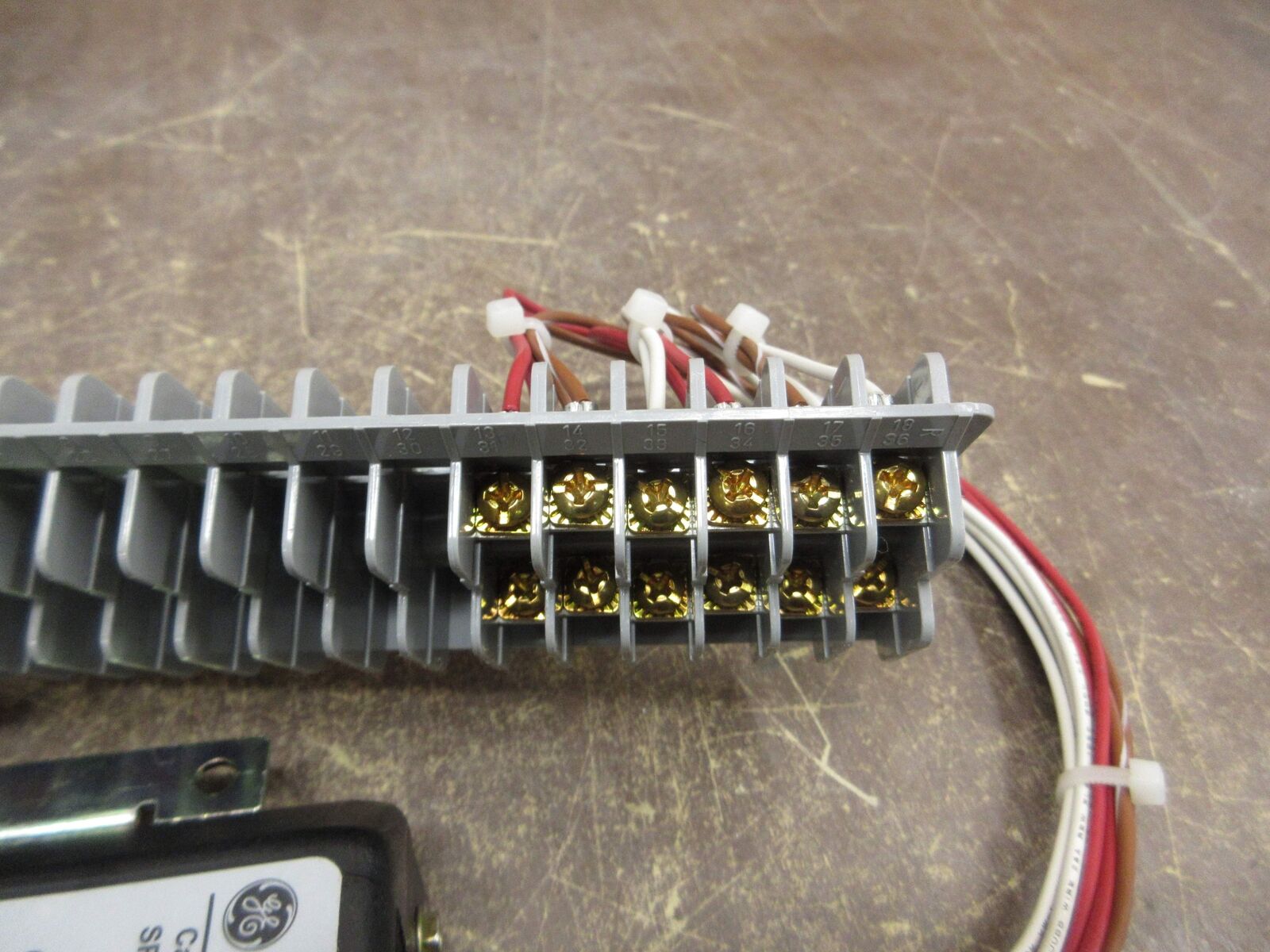 GE Auxiliary Switch SPAS240AB4 6A/240VAC 0.5A/125VDC 0.25A/250VDC Used