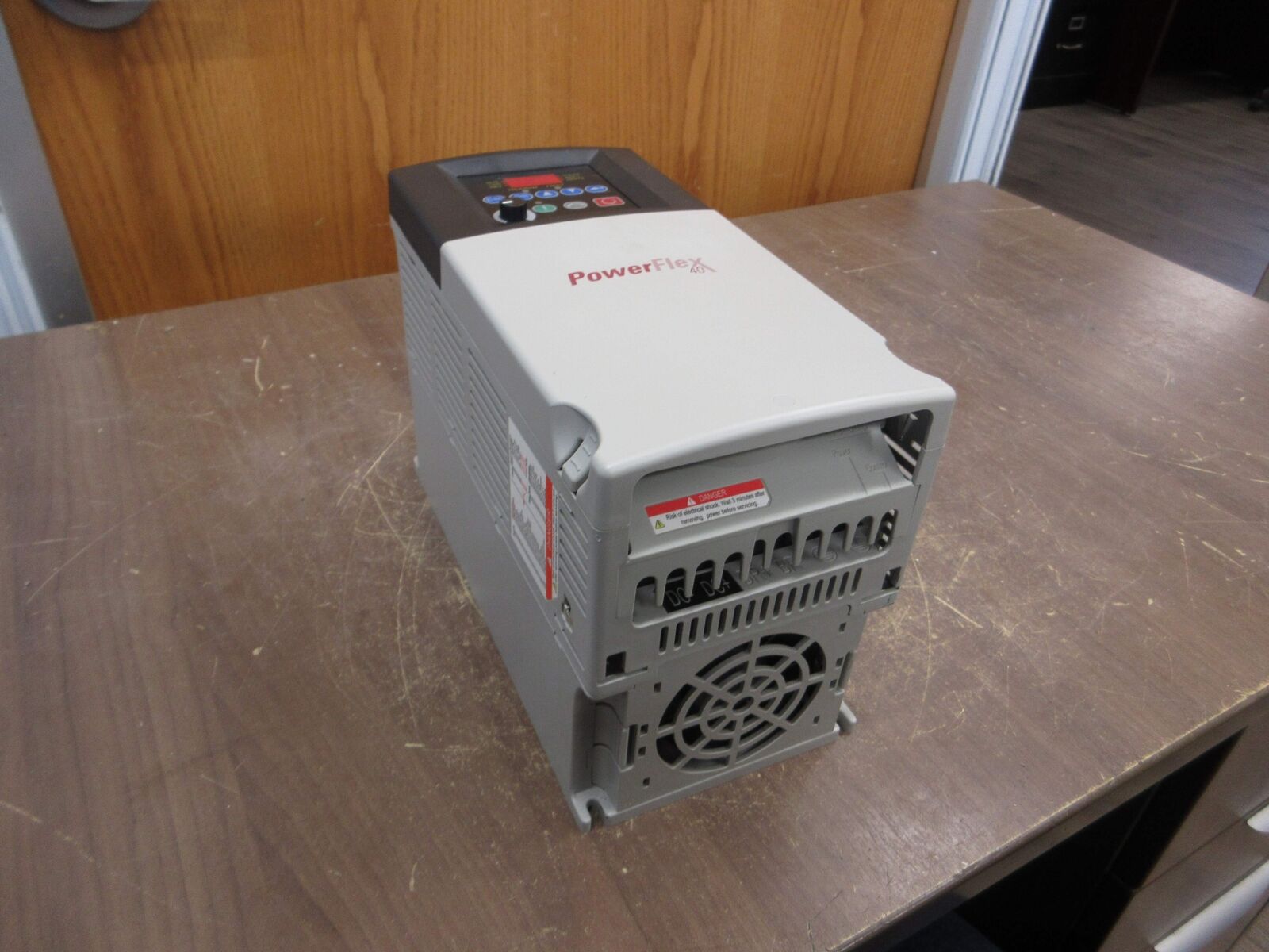 Allen-Bradley PowerFlex 40 AC Drive 22B-D012N104 7.5HP 3Ph Used