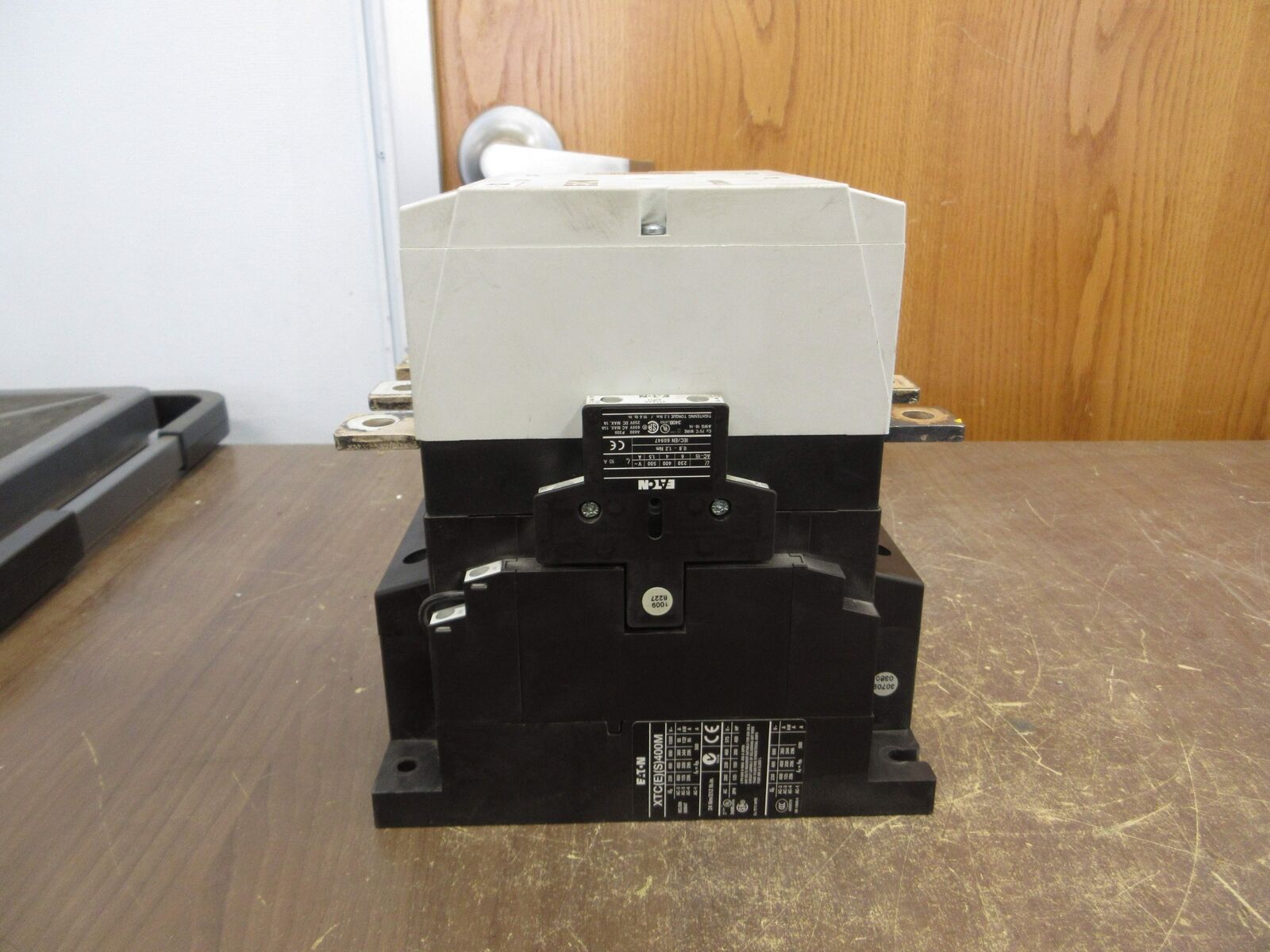 Eaton Contactor XTCE400M 24-48VDC Coil 450A 600V Used