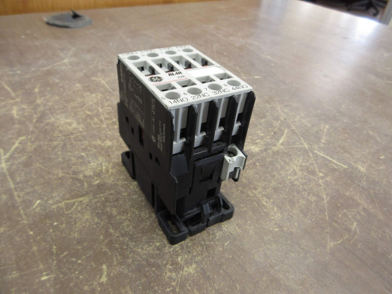 GE Contactor RL4RA022T 120V Coil 20A 600V *Chipped Corner* Used