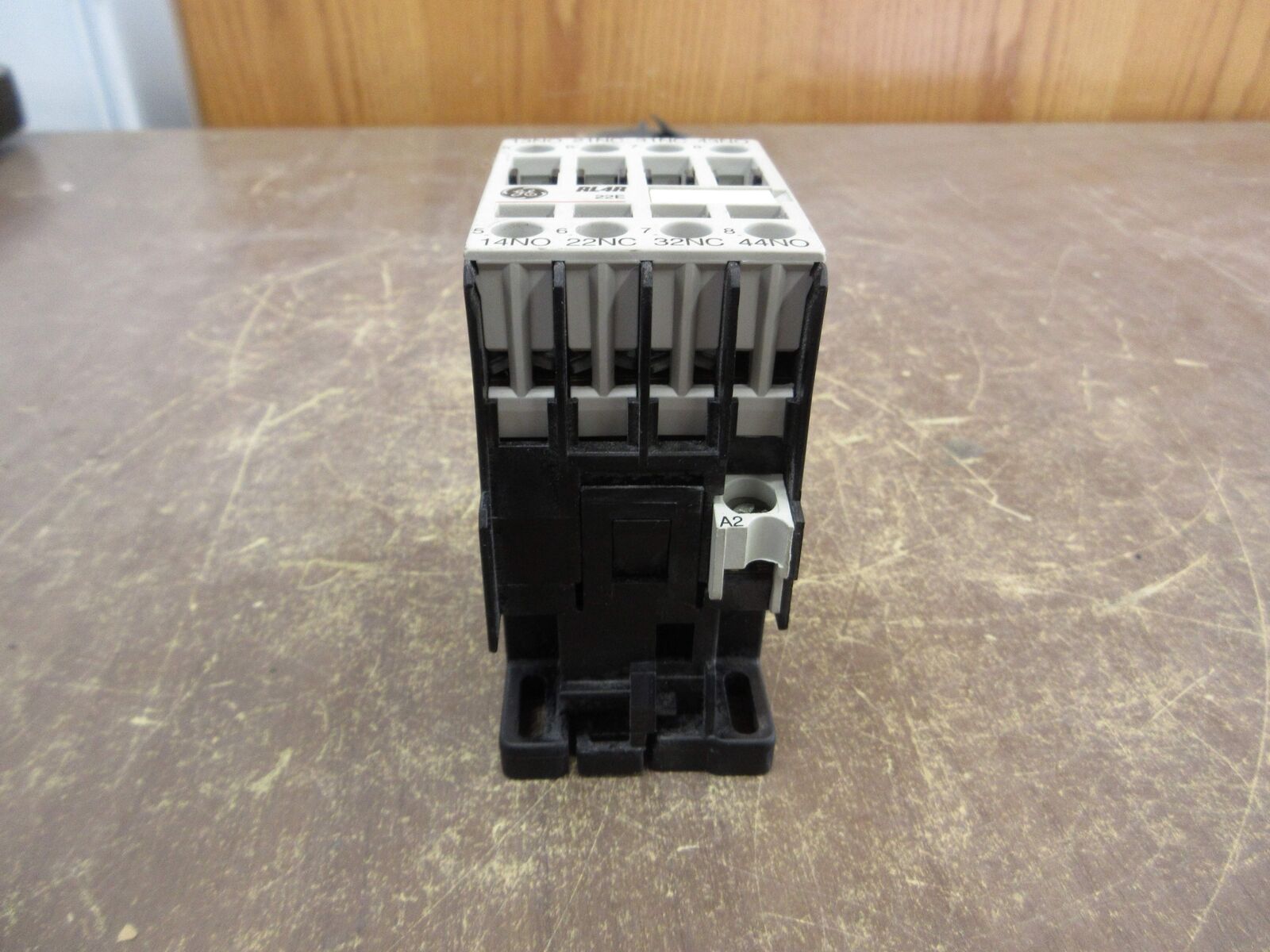 GE Contactor RL4RA022T 120V Coil 20A 600V *Chipped Corner* Used