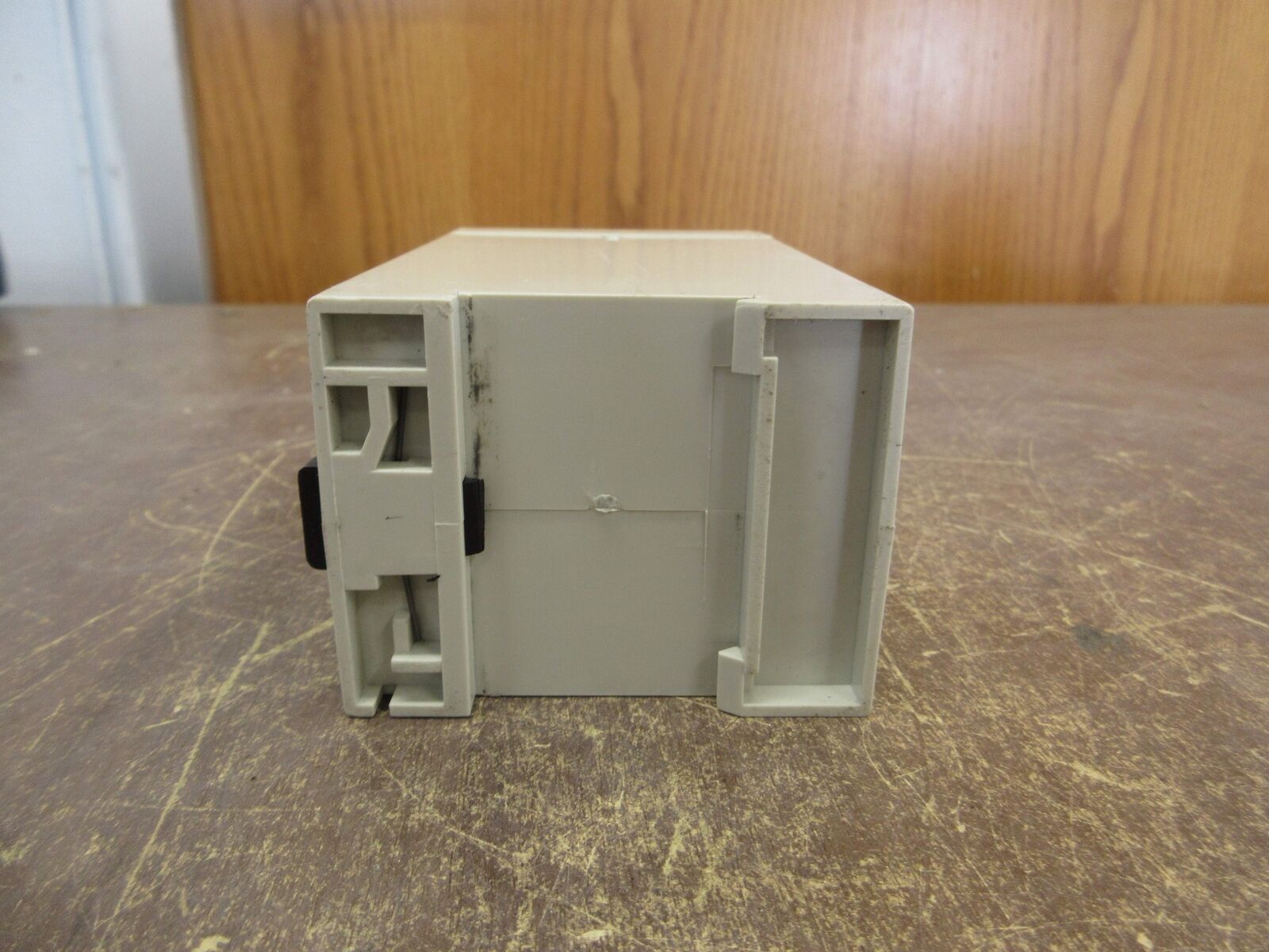 Multitek Current Transducer M100-AL1 M100-AL1 Input: 0-5A Output: 4-20mA Used