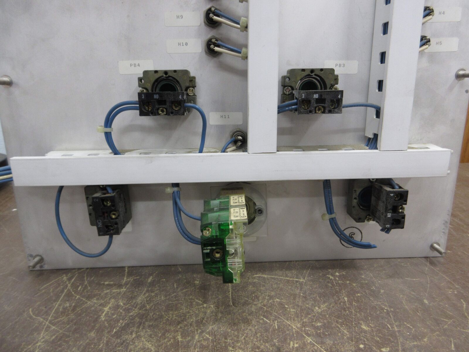 K/W Control Systems, Inc. UPS System Controller 090084200 Used