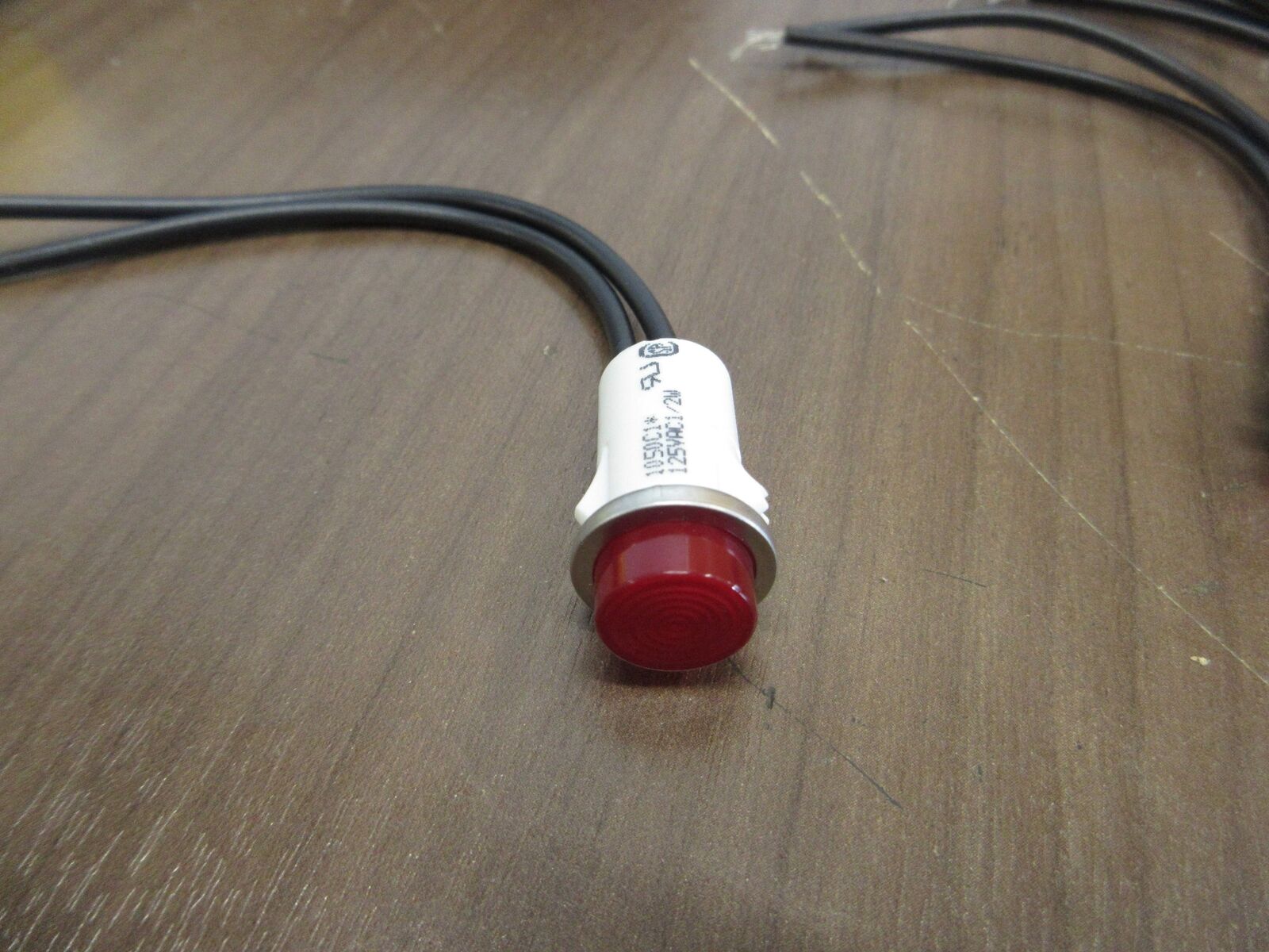 IDI Indicating Light 1050C1 Red *Box of 36* New Surplus