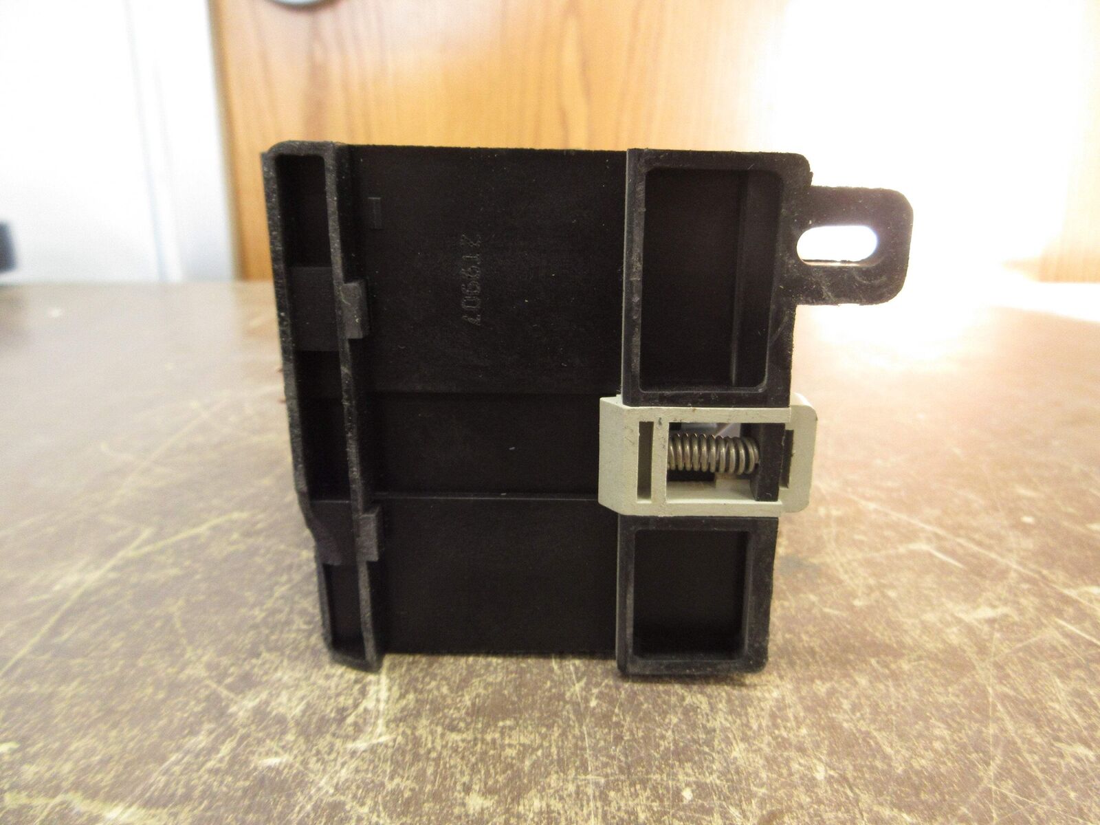 Telemecanique Solid State Overload LR2 D35 Trip: 48-65A w/ DIN-Rail Adapter Used
