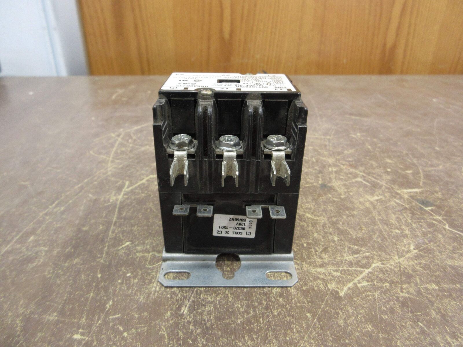 Products Unlimited Contactor 3100-30T1028WA 120V Coil 40A 600V Used