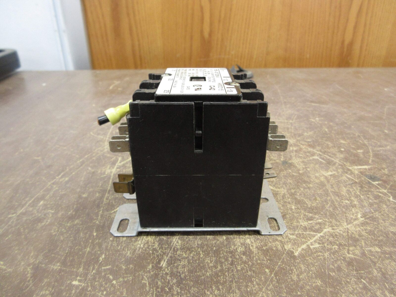 Products Unlimited Contactor 3100-30T1028WA 120V Coil 40A 600V Used