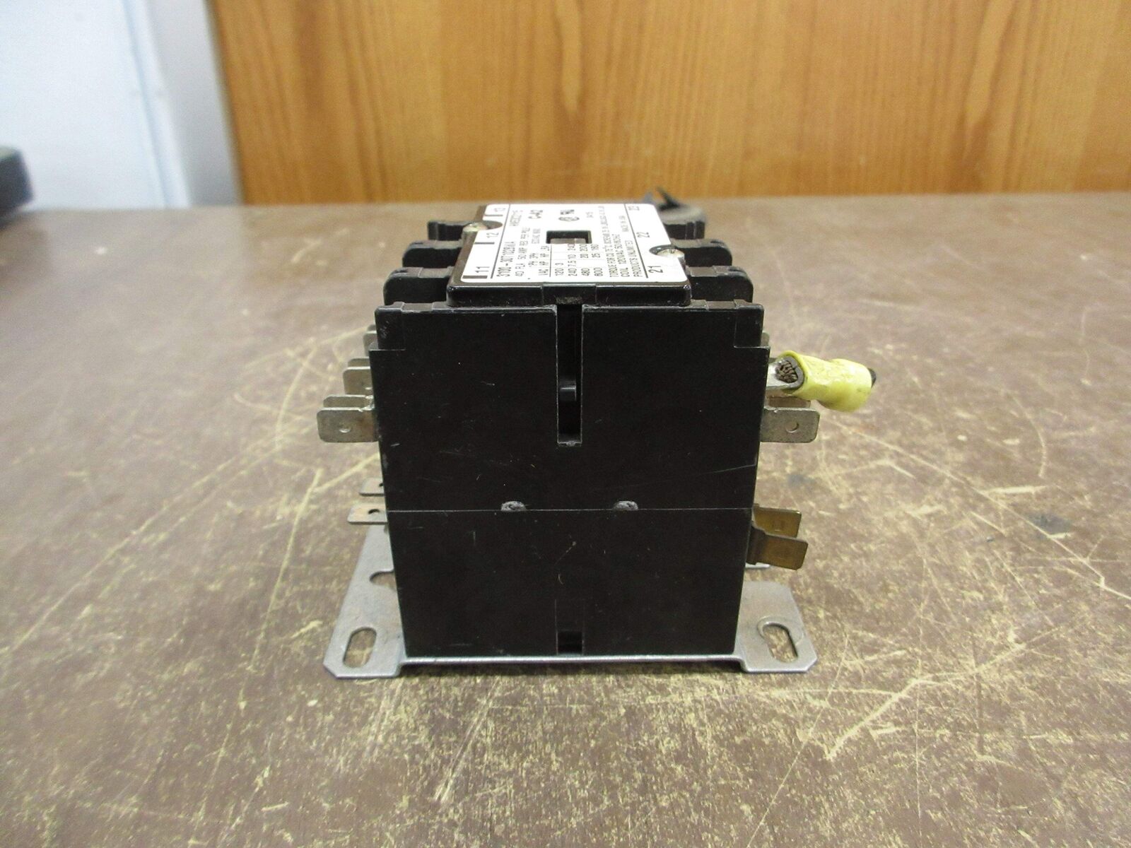 Products Unlimited Contactor 3100-30T1028WA 120V Coil 40A 600V Used