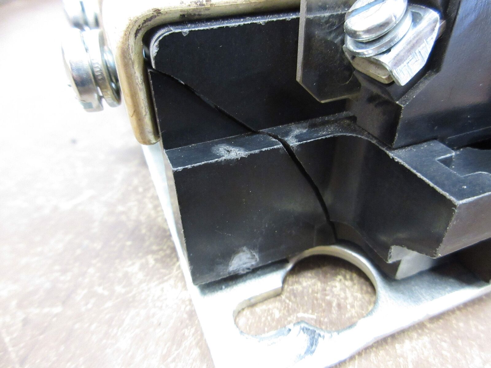 Telemecanique Size 4 Contactor A103F 480V Coil 150A 600V *Broken Corner* Used