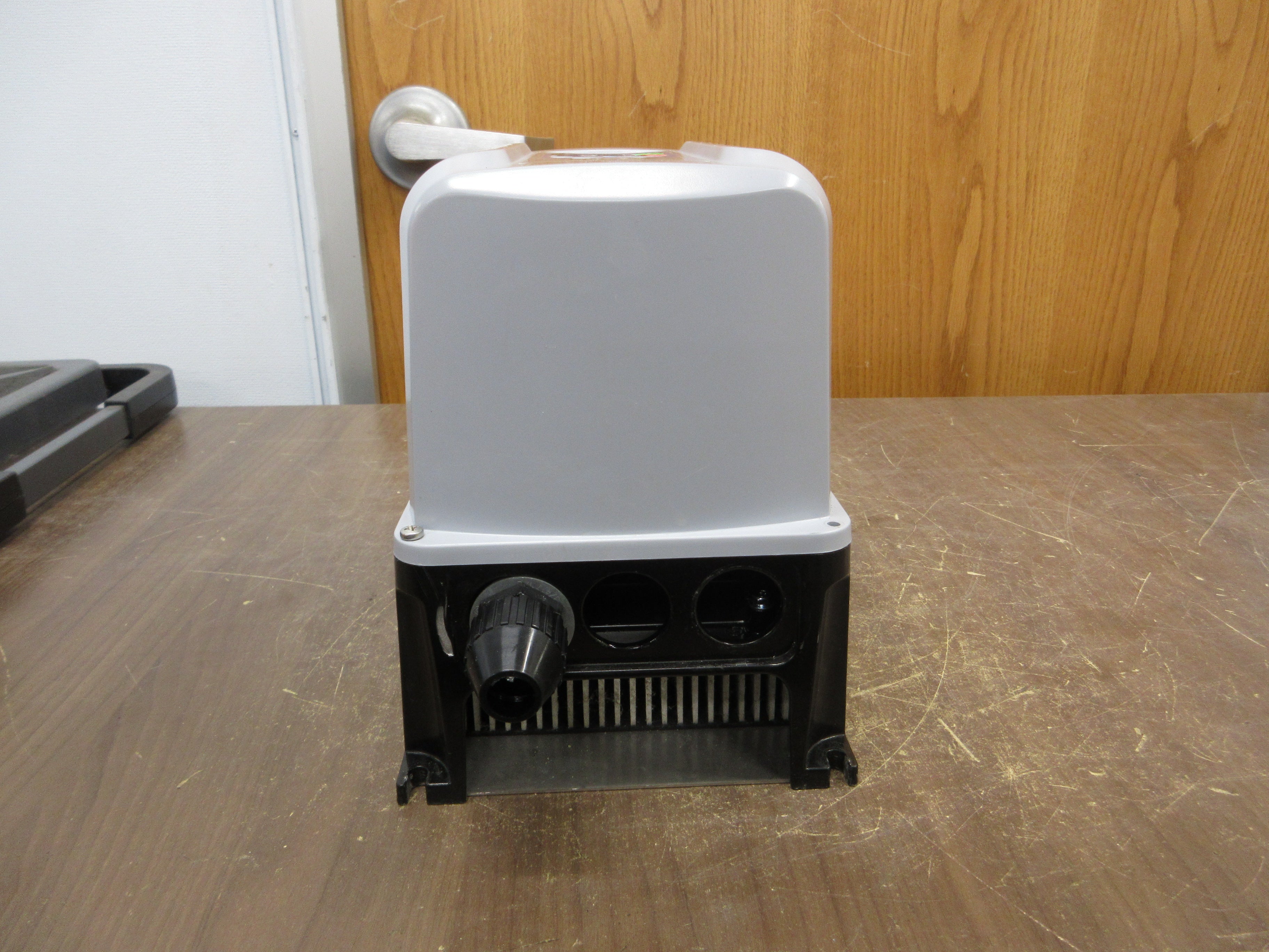 WEG Wash Duty AC Drive USCFW080043T3848EON4A1Z 2HP 3Ph Used