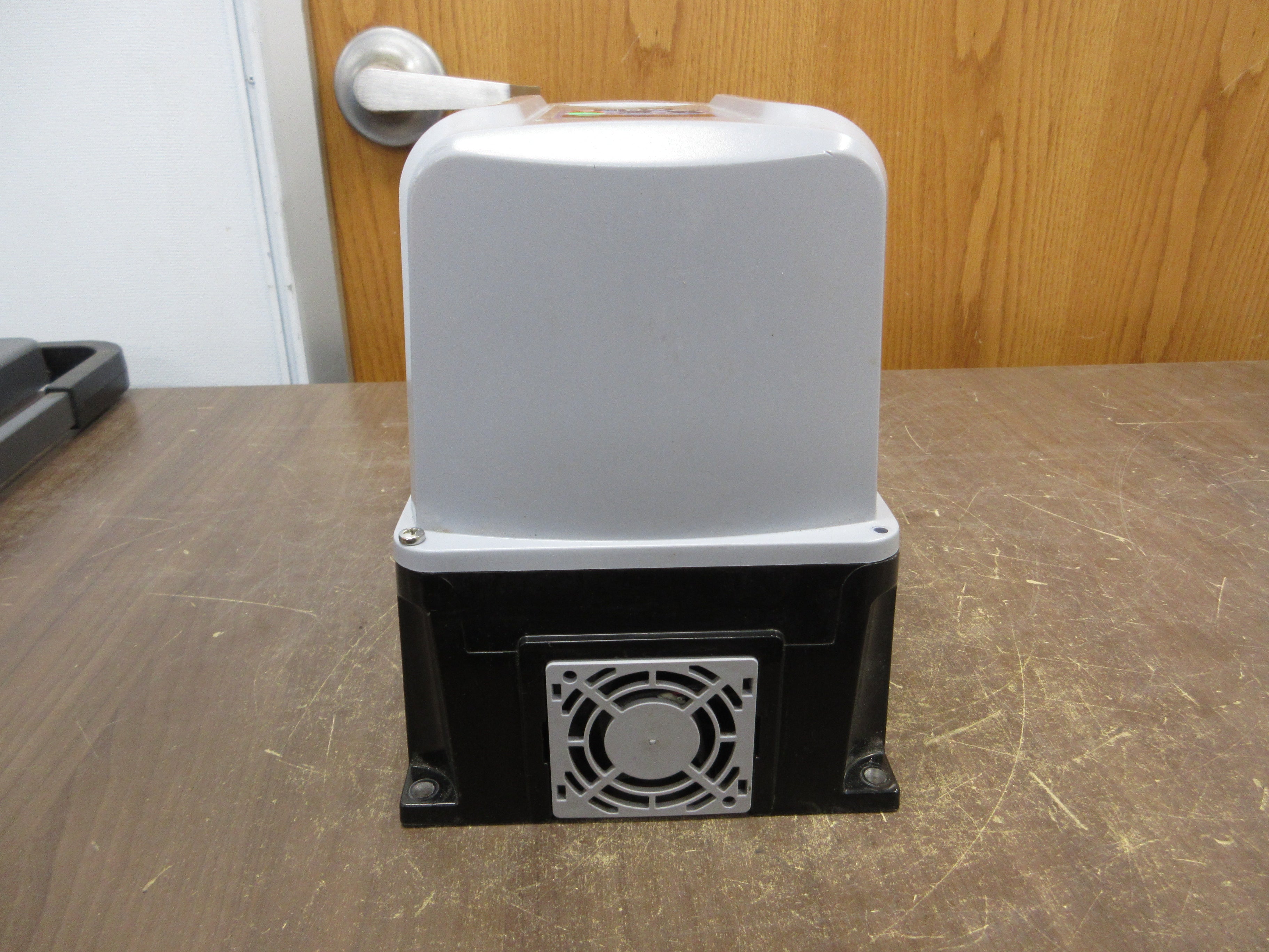 WEG Wash Duty AC Drive USCFW080043T3848EON4A1Z 2HP 3Ph Used