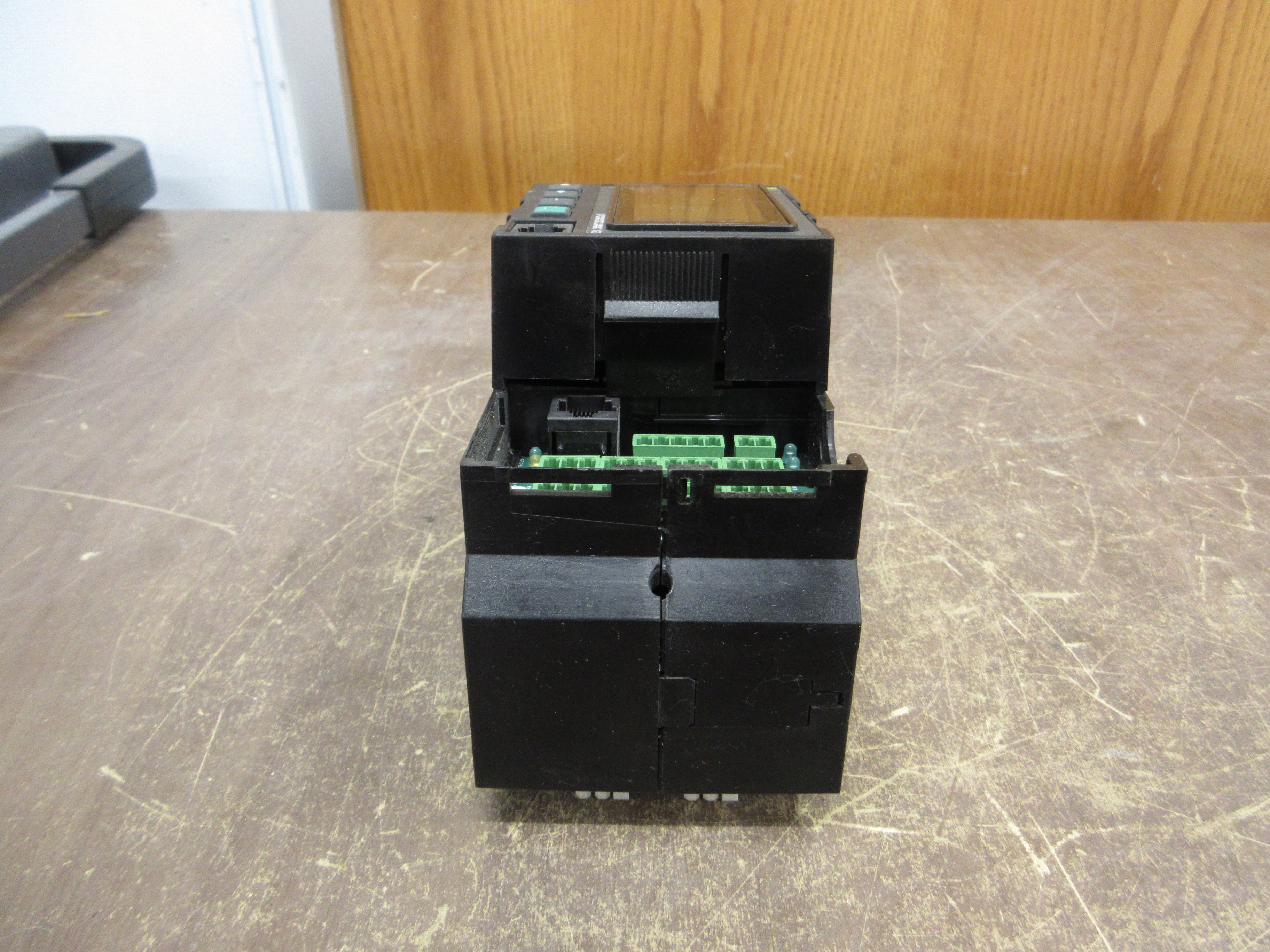 Square D Powerlink G3 Controller NF2000G3 *No Terminal Cover* Used