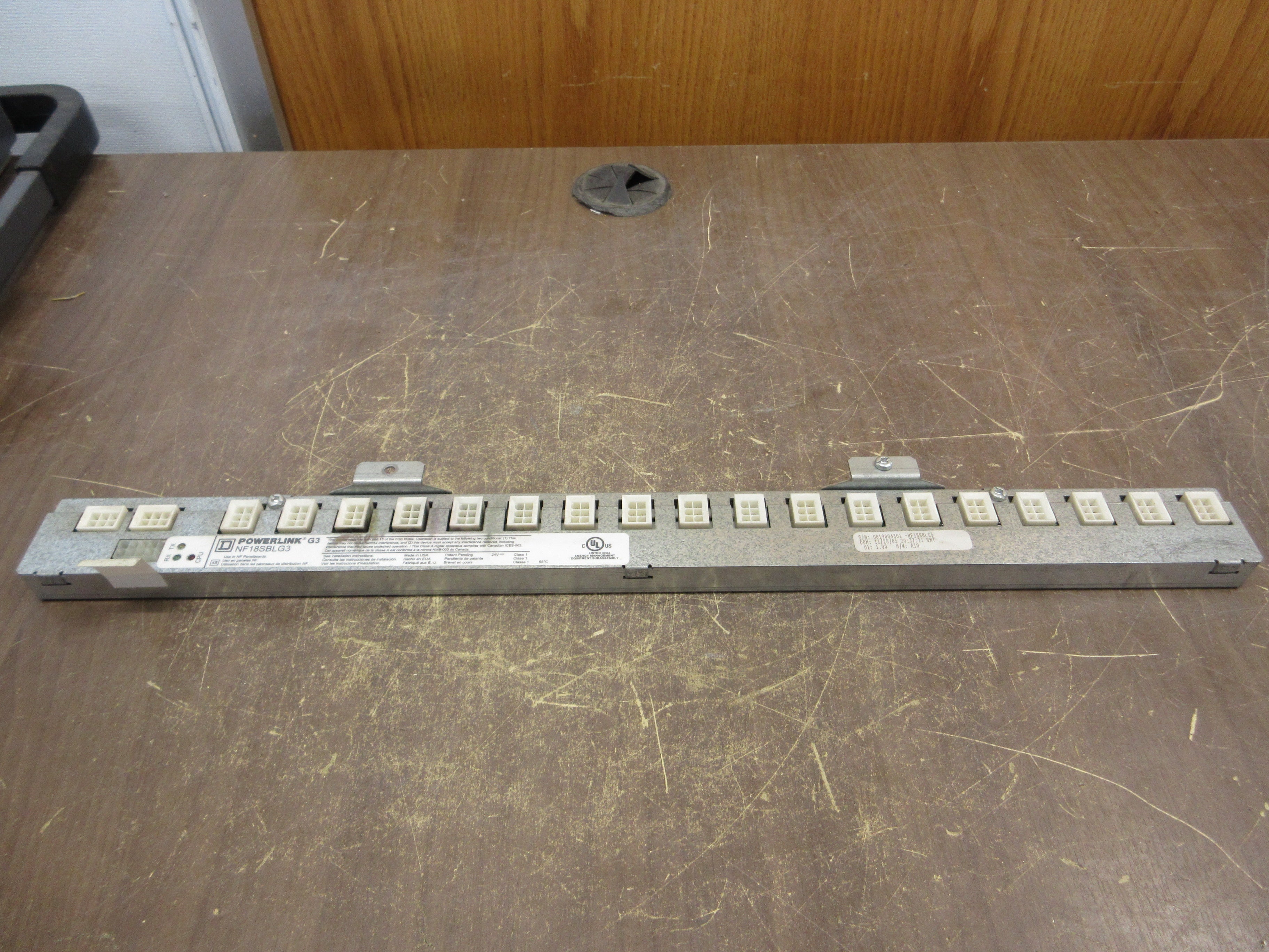 Square D Powerlink G3 Circuit Control Bus NF18SBLG3 Used
