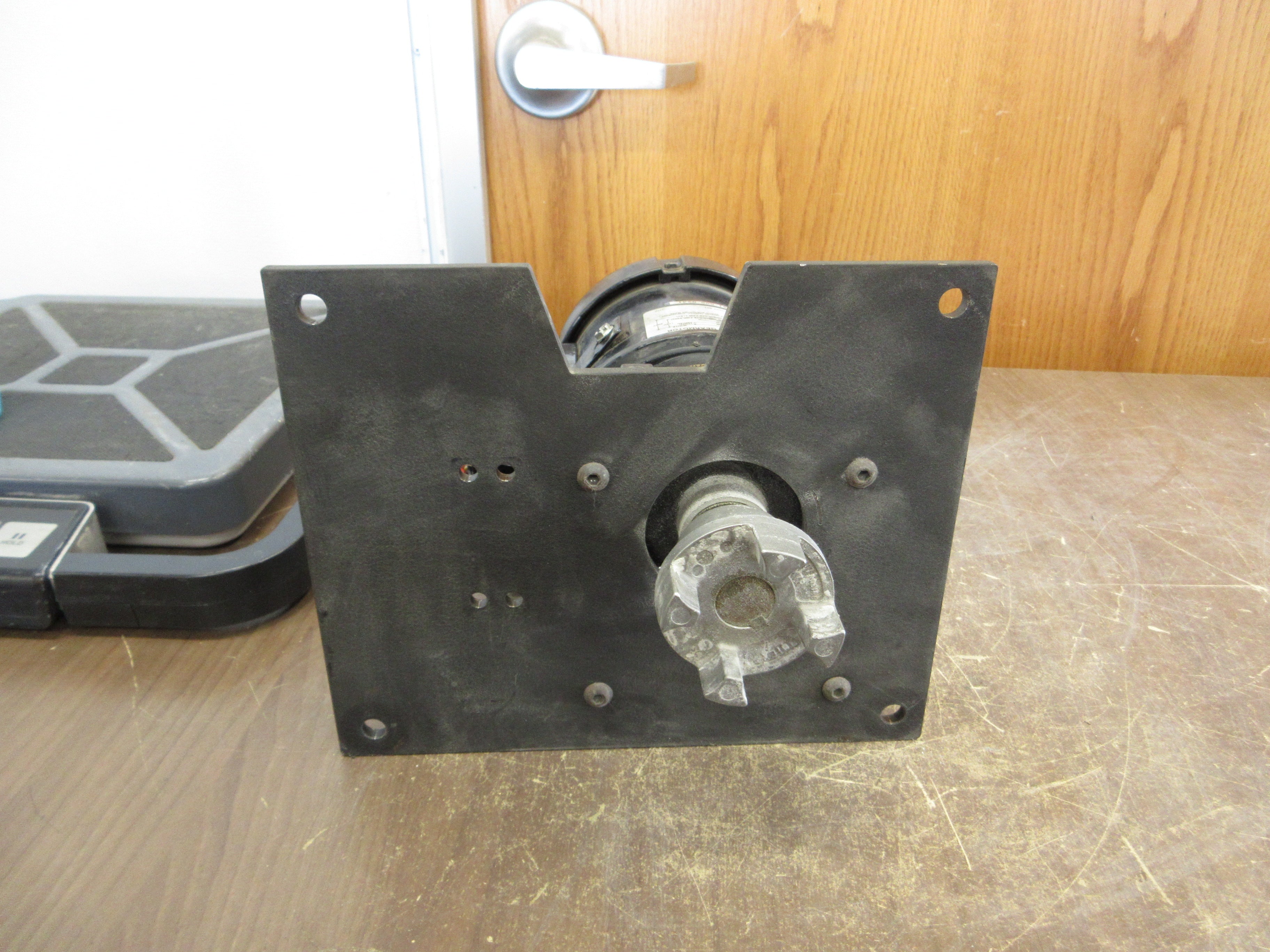 Bison Gearmotor 016-246-6019 1/6HP 115/230V 60Hz 2.3/1.2A 86RPM Used