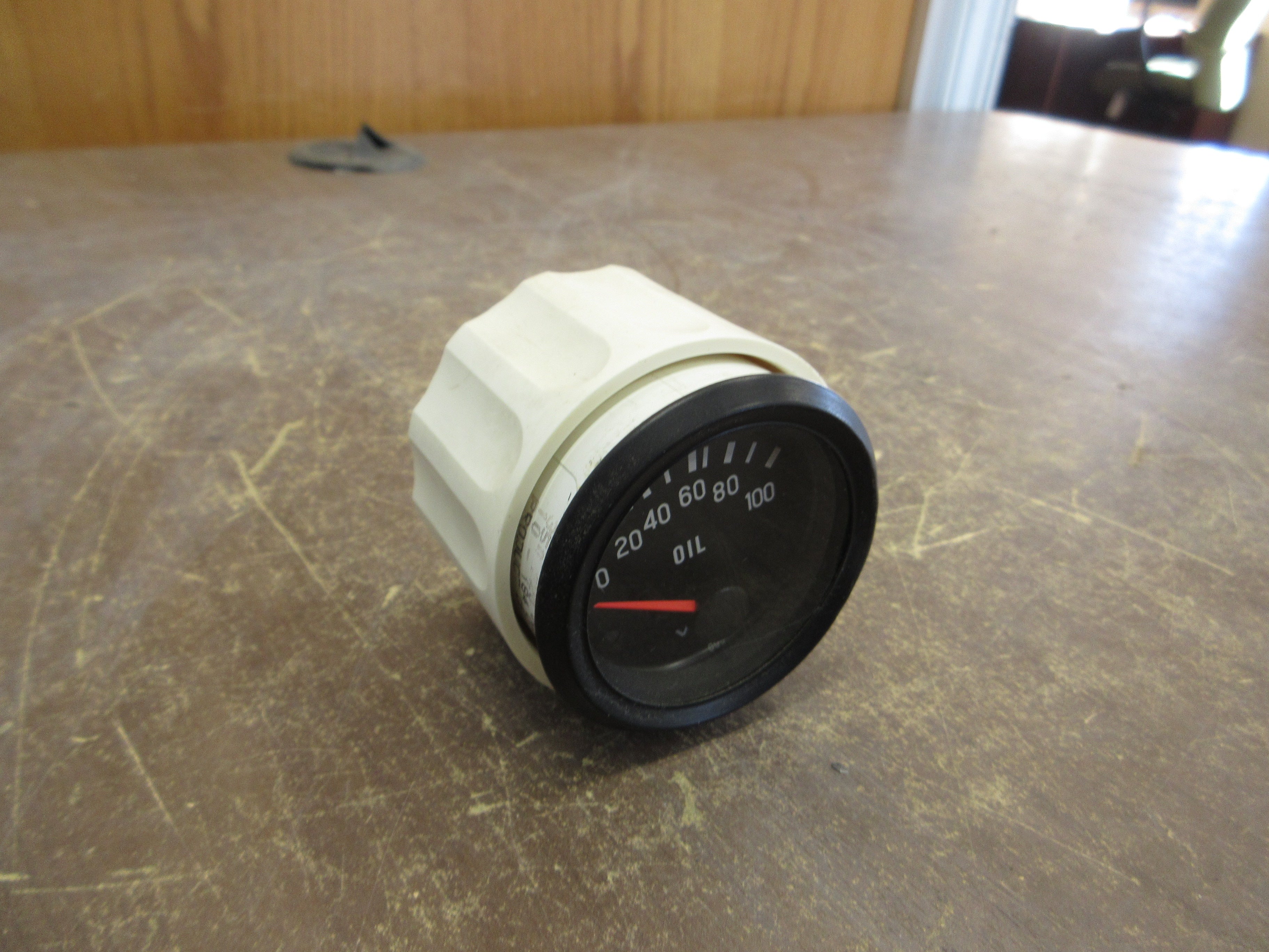 VDO Oil Pressure Gauge 350 220 004 Range: 0-100 PSI Used