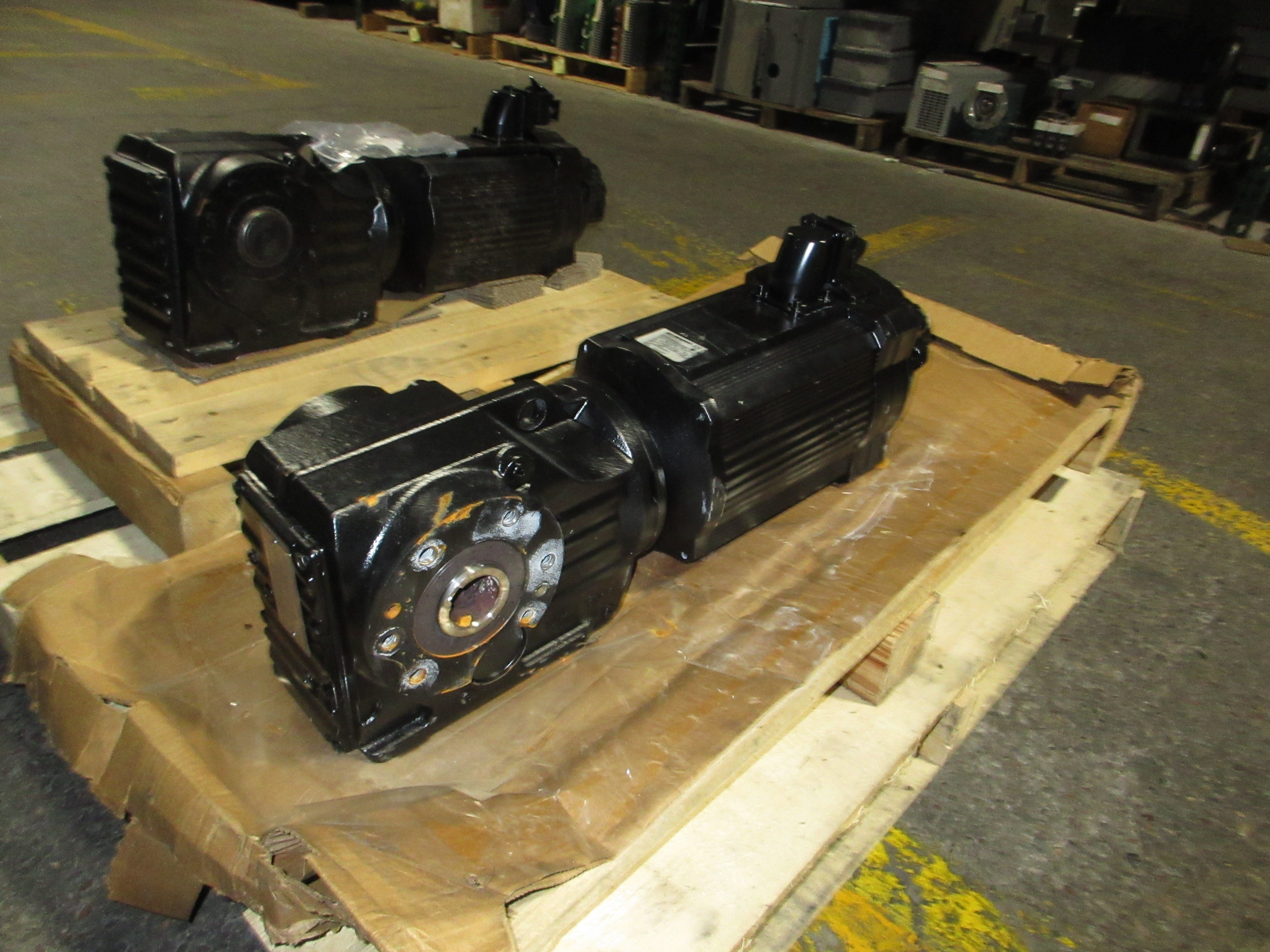 Sew-Eurodrive Servo Gearmotor KA67 CM112M/BR/HR/TF/RH1L/SB50 400V 0-4500RPM Used