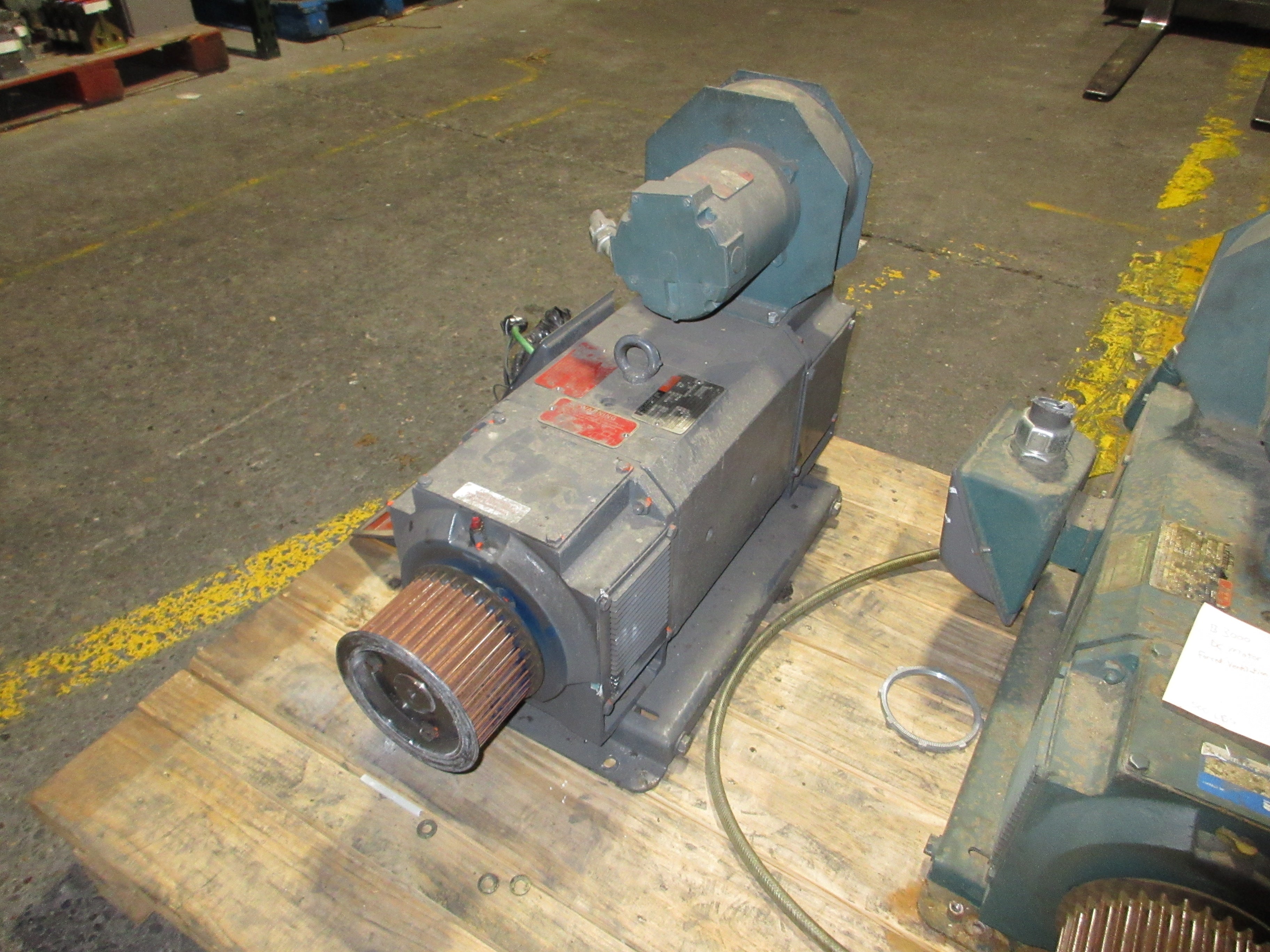 Reliance Electric DC Motor 2KSH08685A-PY 30HP 1800/2400RPM 240V 109A Used