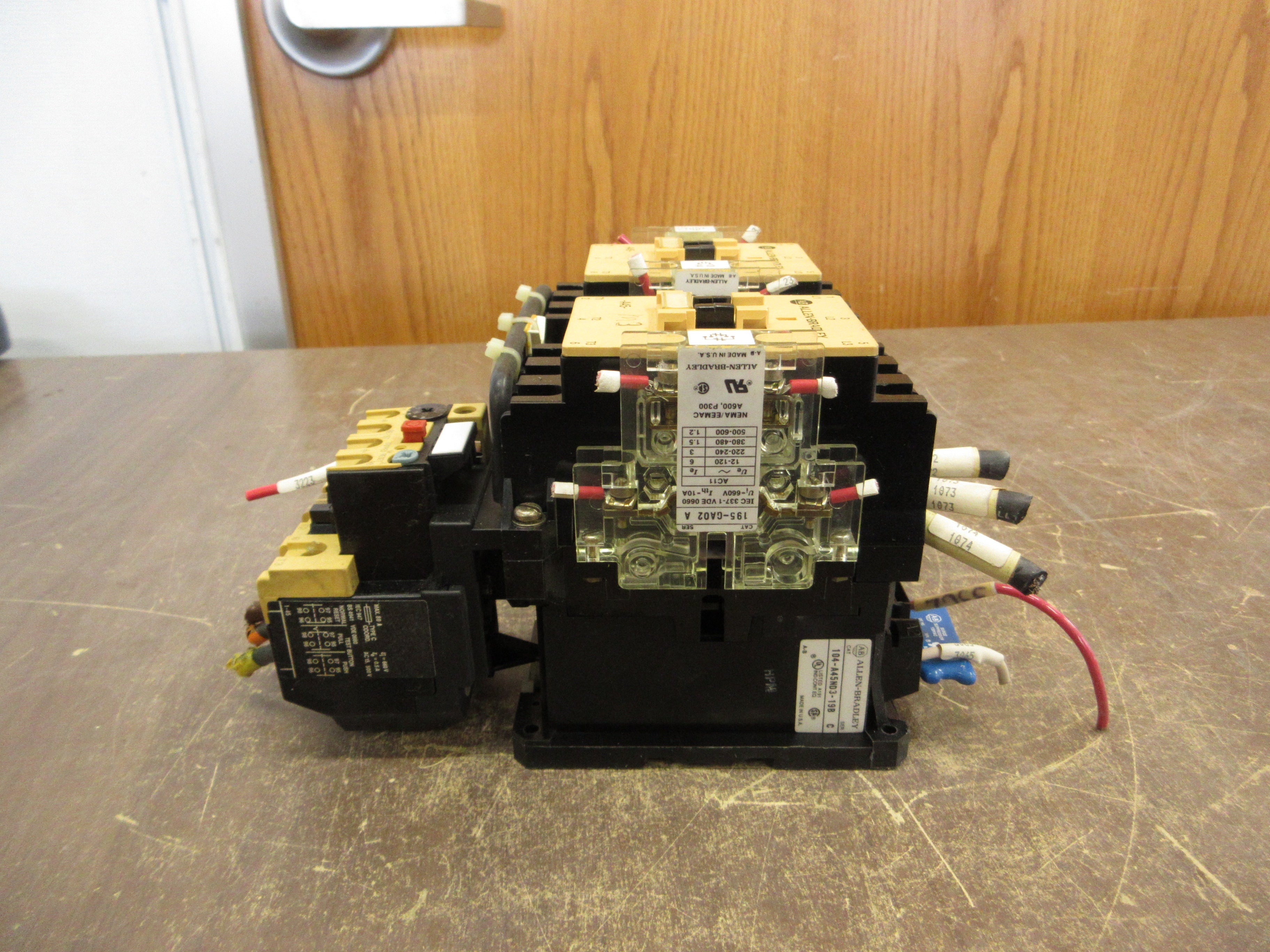 Allen-Bradley Reversing Starter 104-A45ND3-19B Ser. C 120V Coil Trip: 30-45A