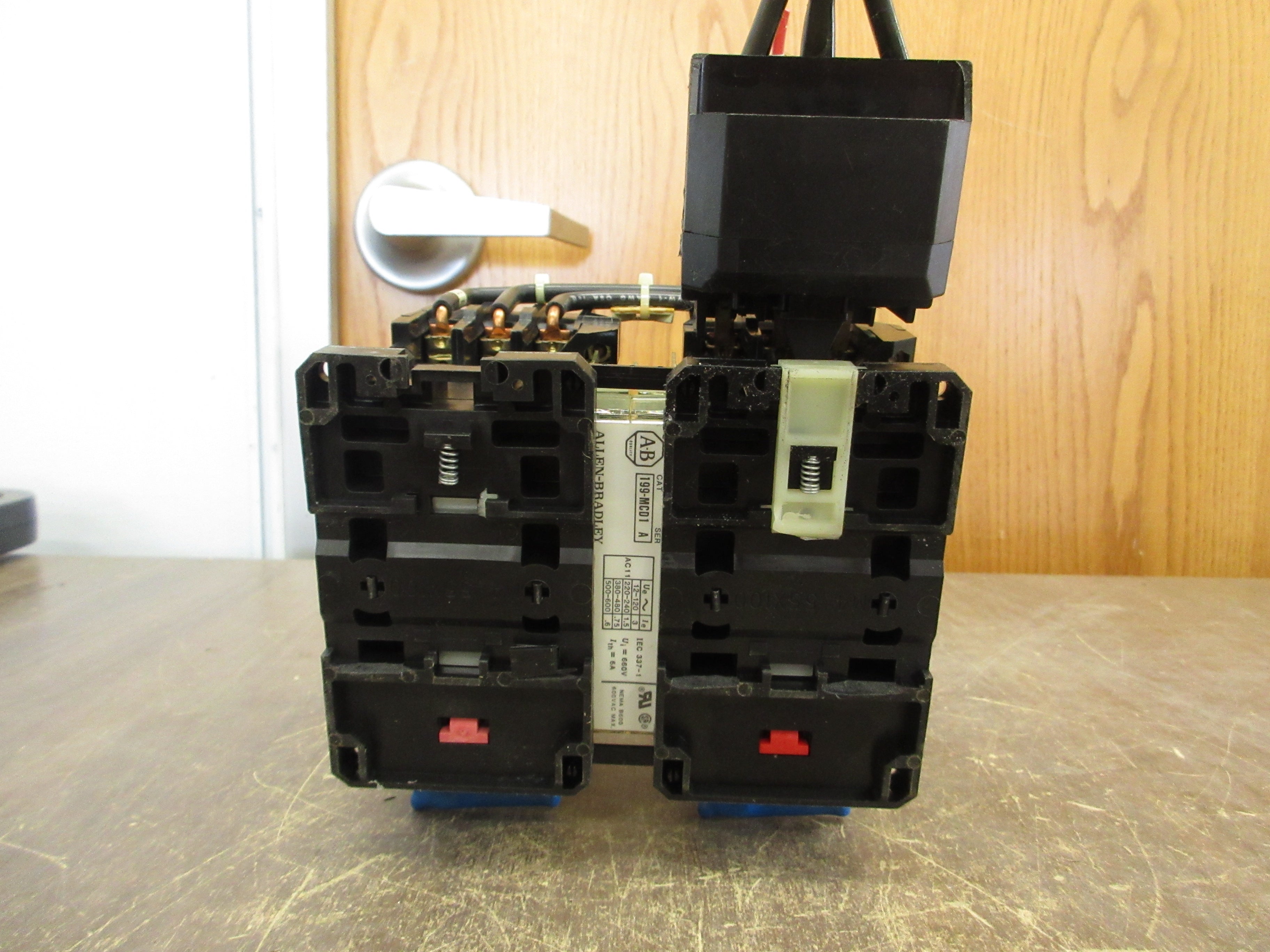 Allen-Bradley Reversing Starter 104-A45ND3-19B Ser. C 120V Coil Trip: 30-45A