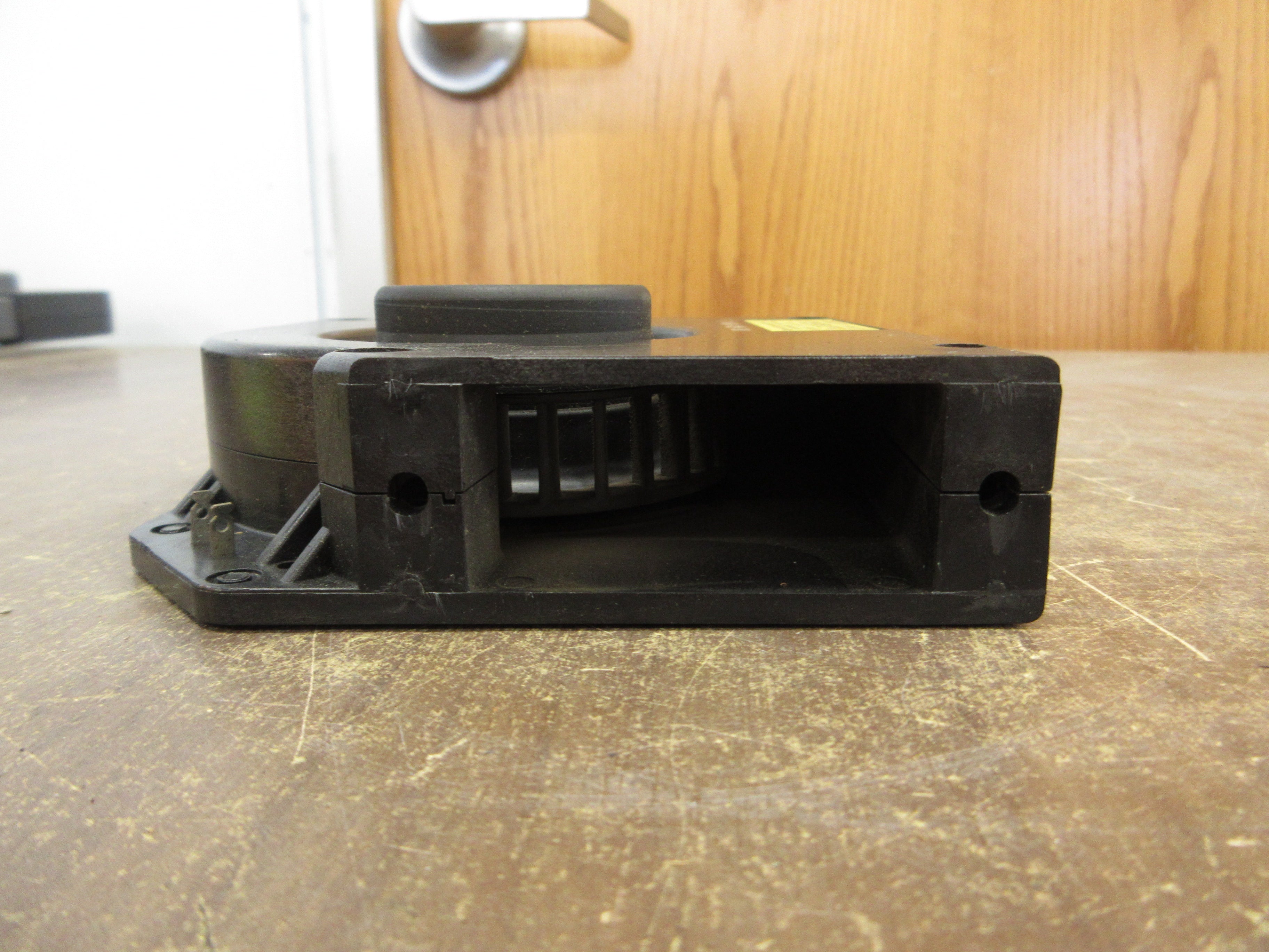 Comair Rotron Buscuit Blower BT2A1 115V 0.19/0.17A 50/60Hz Used