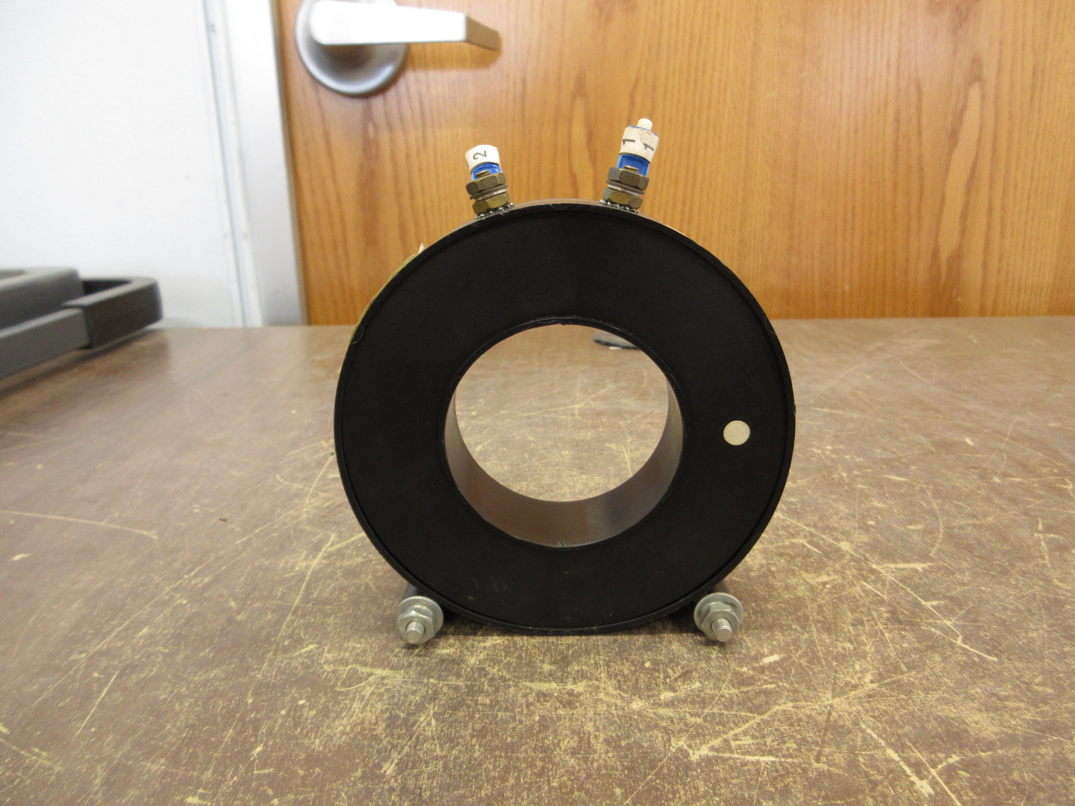 WICC Current Transformer AA5000T Ratio 1000:5A 600V 50-400Hz Used