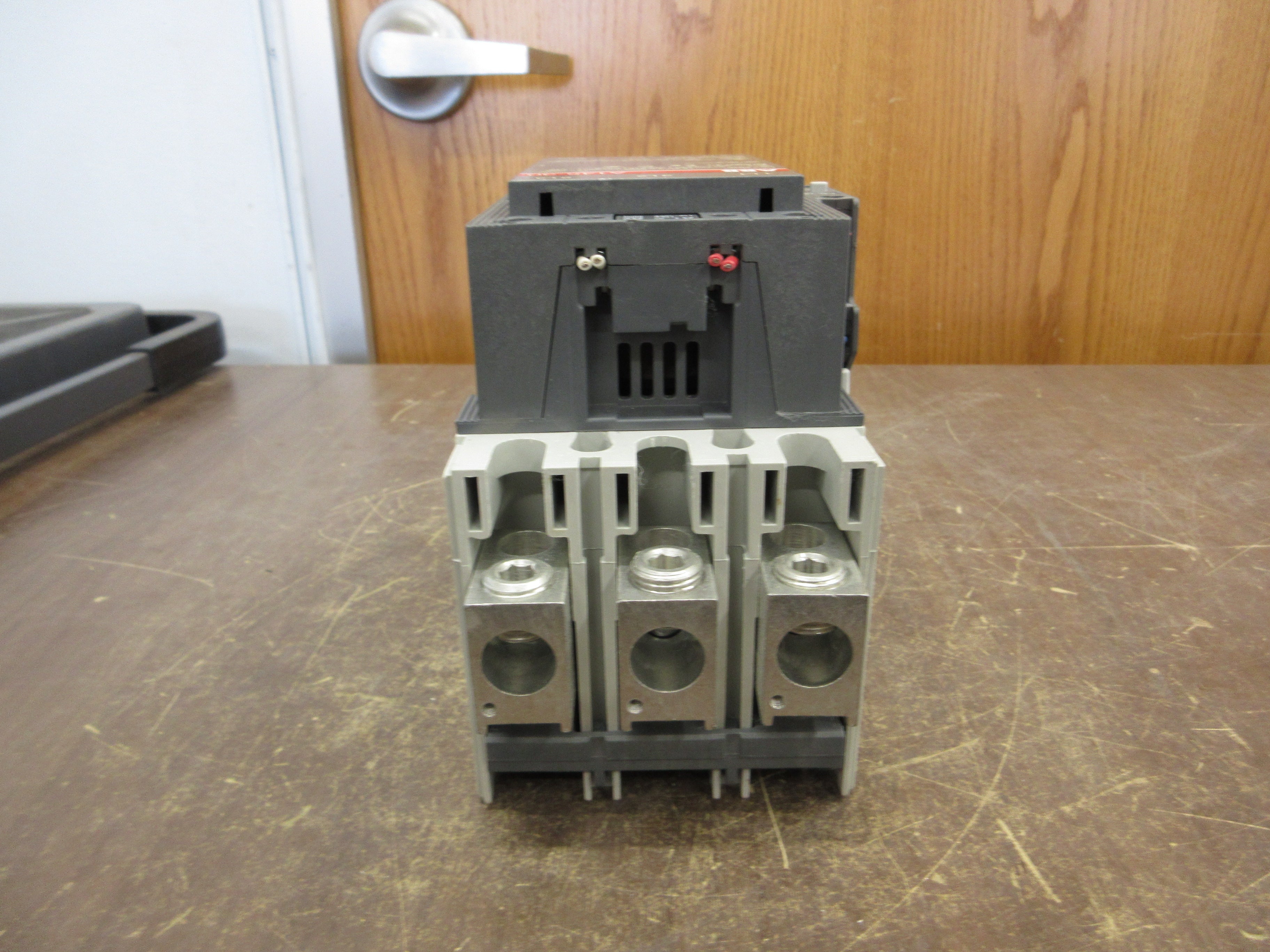 ABB Contactor A145-30 110-120V Coil 230A 600V (1) Aux Contact Used