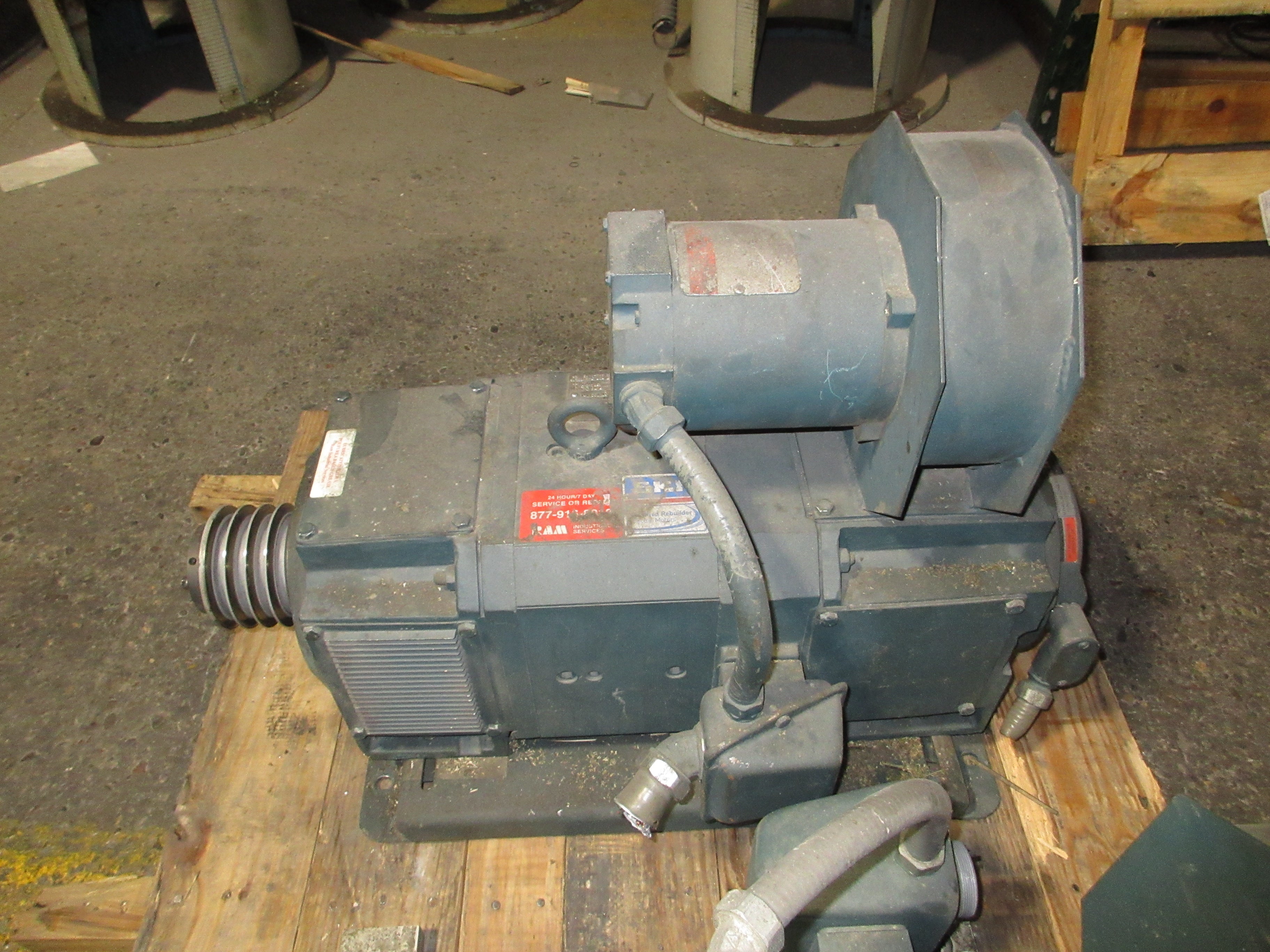 Reliance Electric DC Motor 02KSW07821M-VX 20HP 1800/2400RPM 500V 37A Used