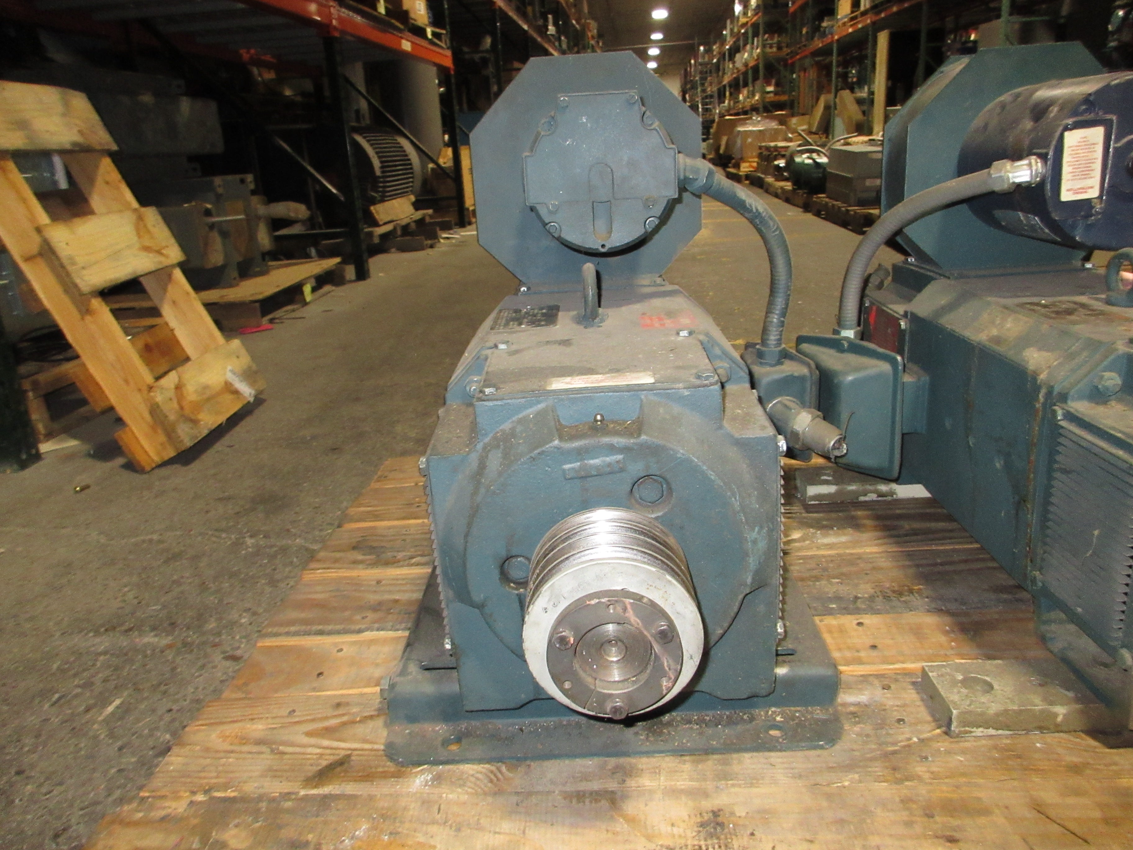 Reliance Electric DC Motor 02KSW07821M-VX 20HP 1800/2400RPM 500V 37A Used
