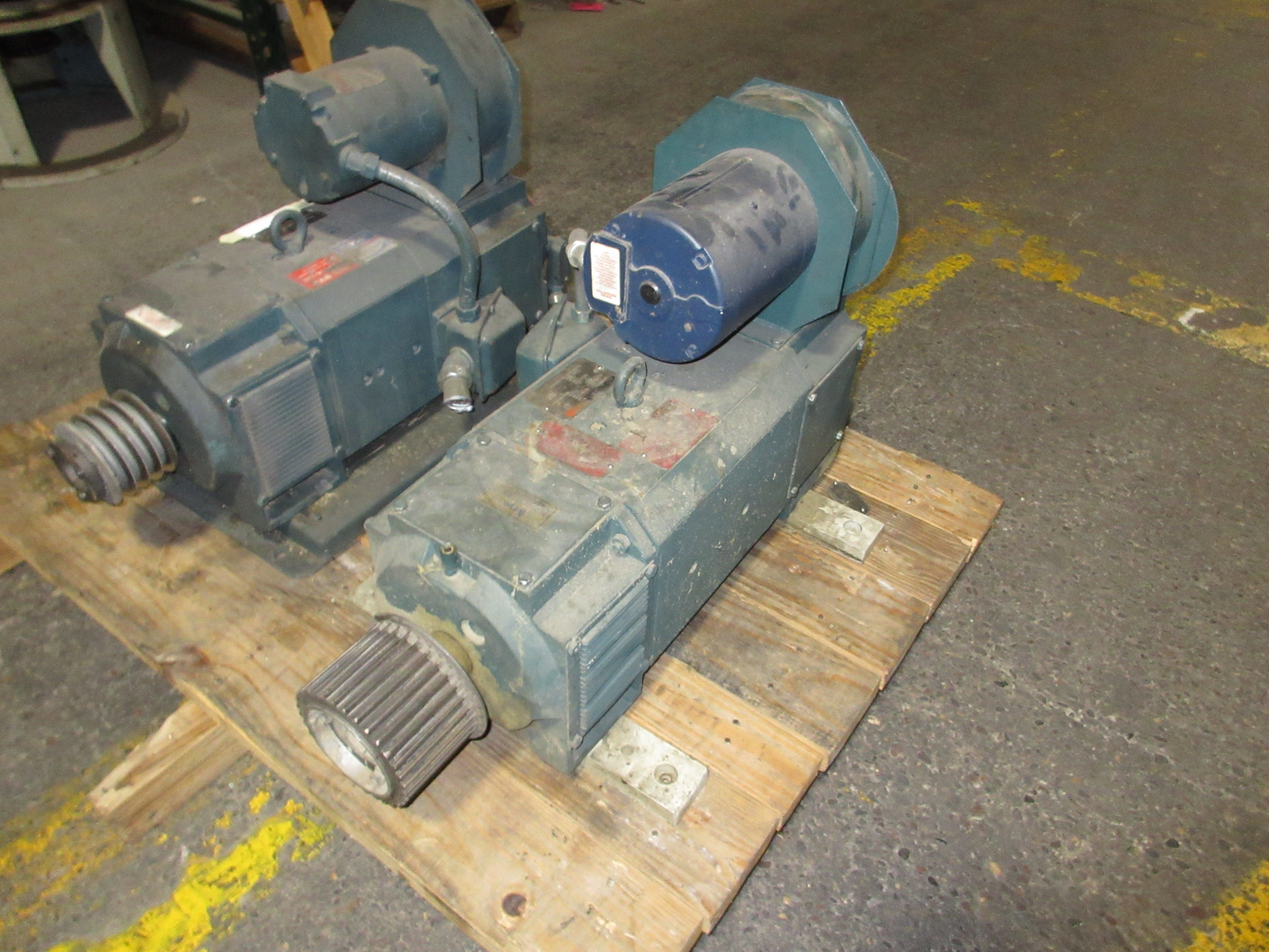 Reliance Electric DC Motor 01KSN08641A-0X 30HP 1800/2400RPM 500V 52A Used