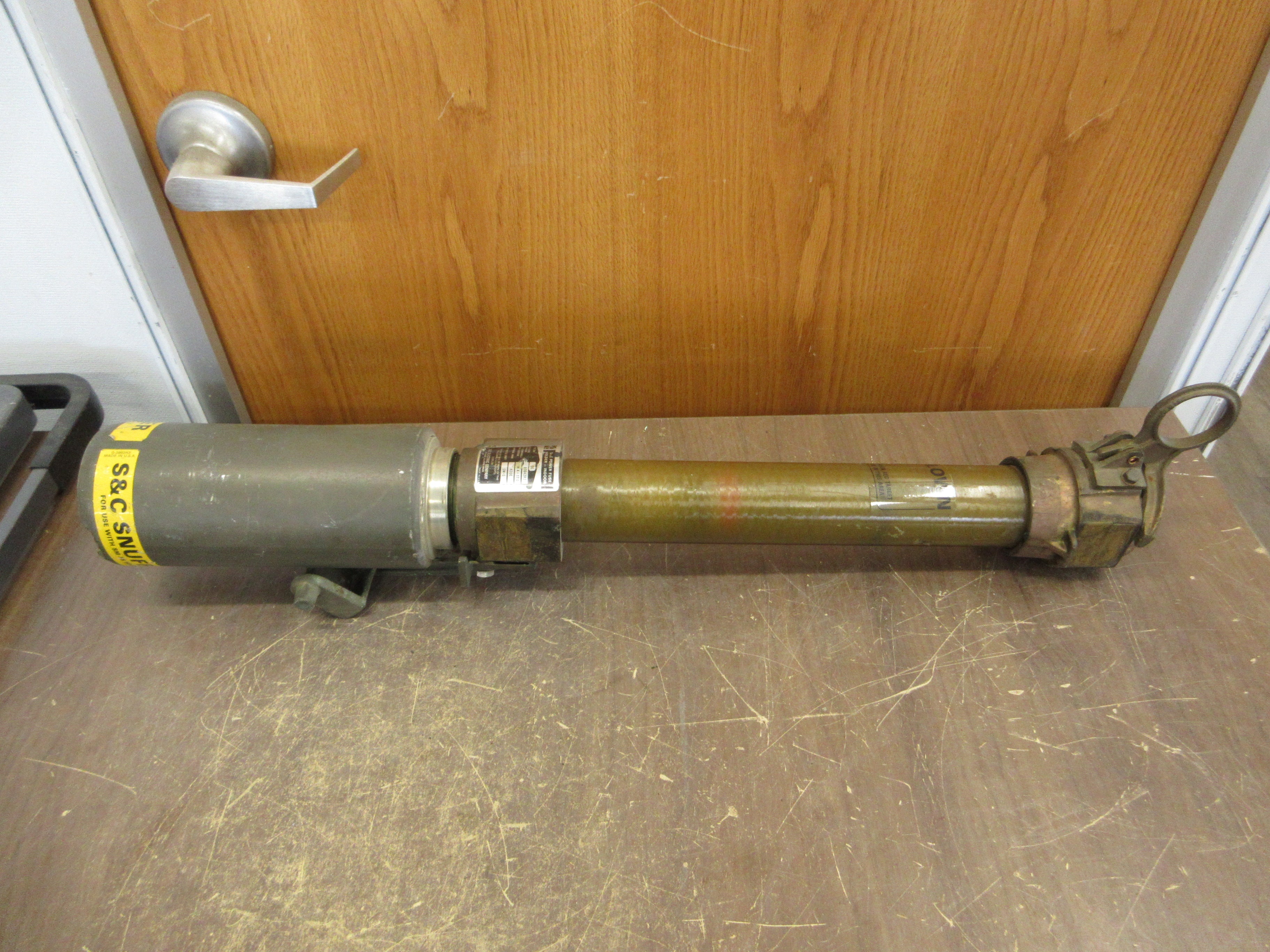S&C Type SM-5S Fuse Holder 86642R2 14.4kV 400E Max 200E Refill Used