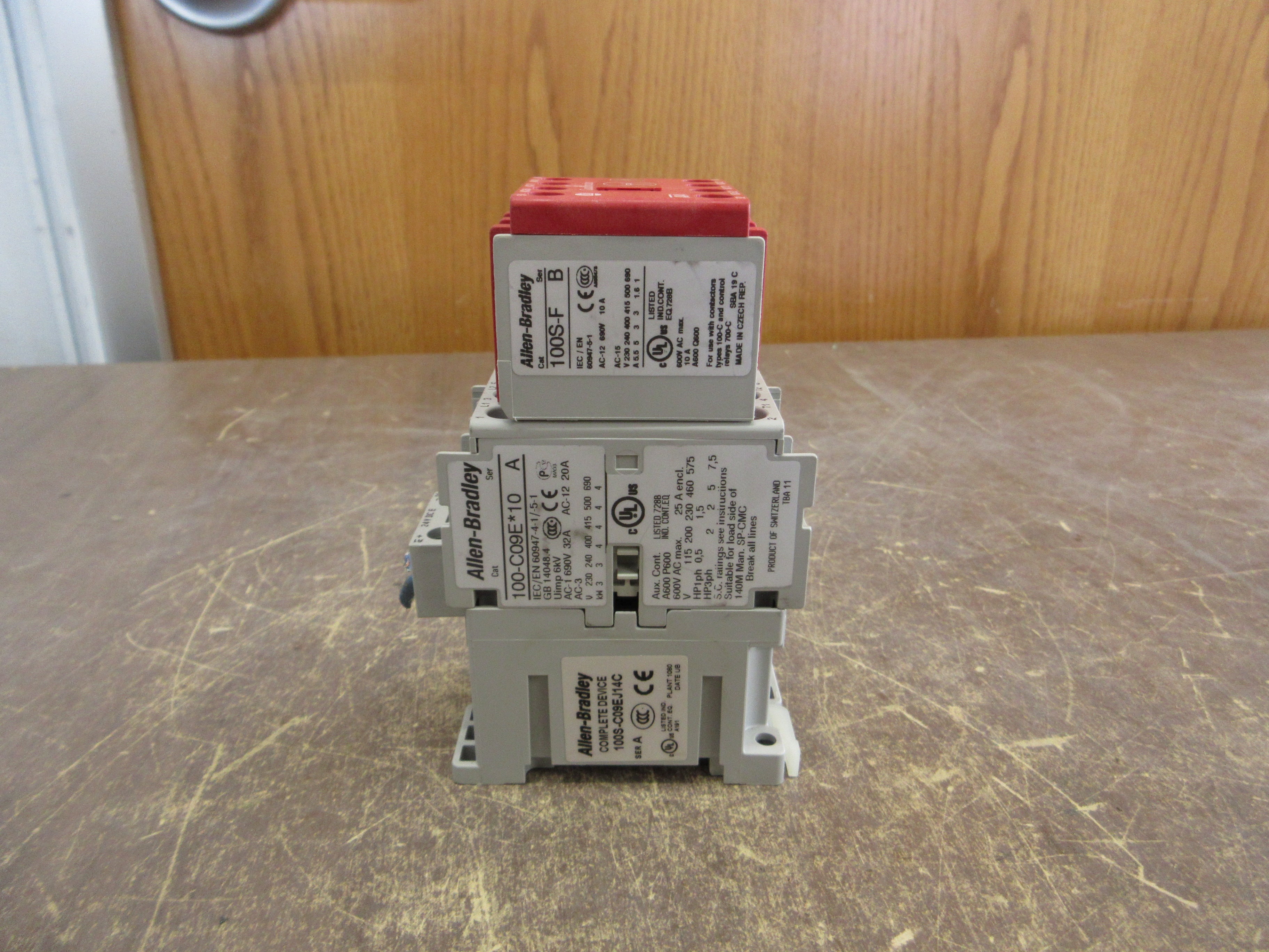 Allen-Bradley Safety Contactor 100S-C09EJ14C 24VDC Coil 25A 600V Used