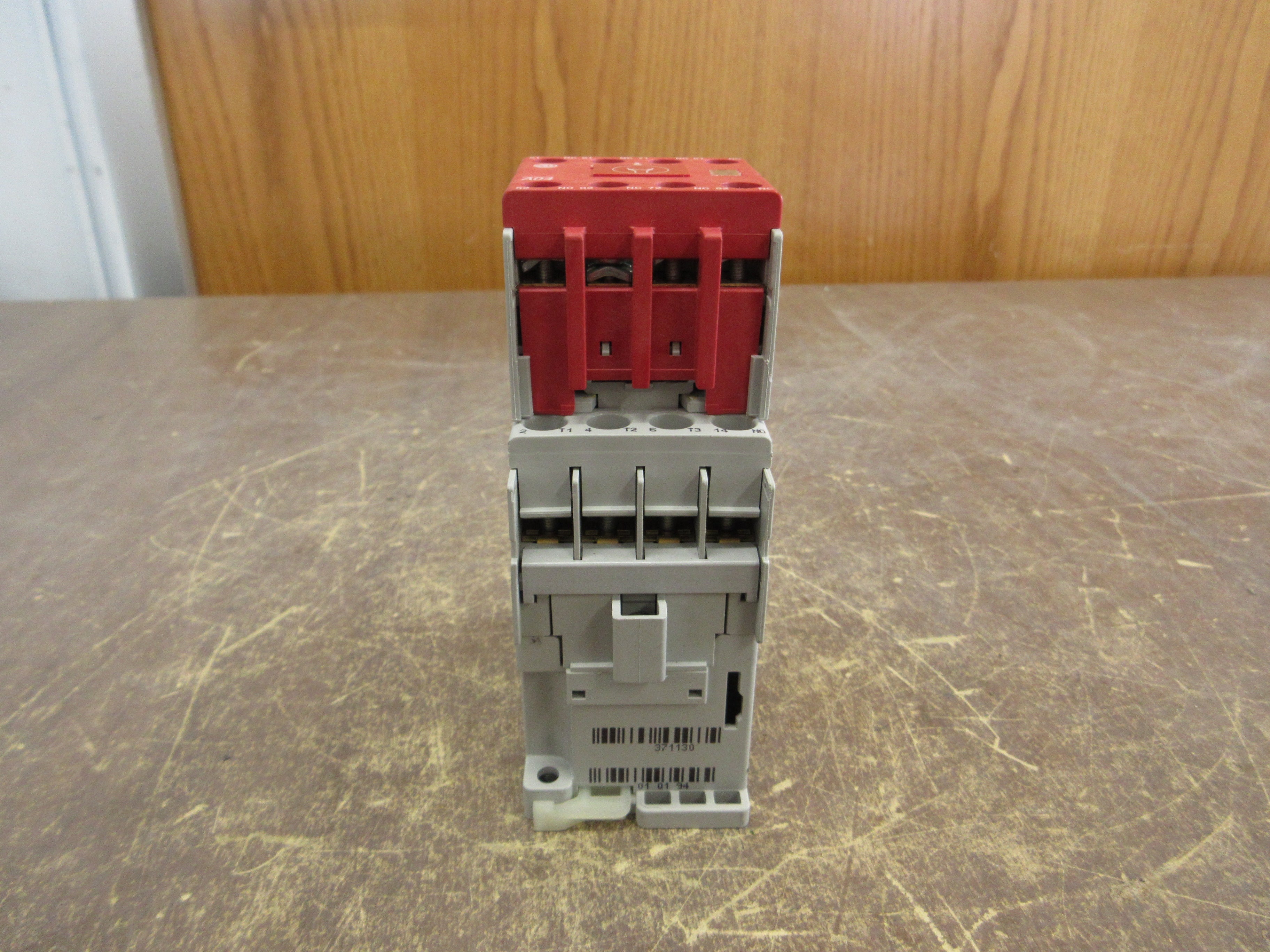 Allen-Bradley Safety Contactor 100S-C09EJ14C 24VDC Coil 25A 600V Used