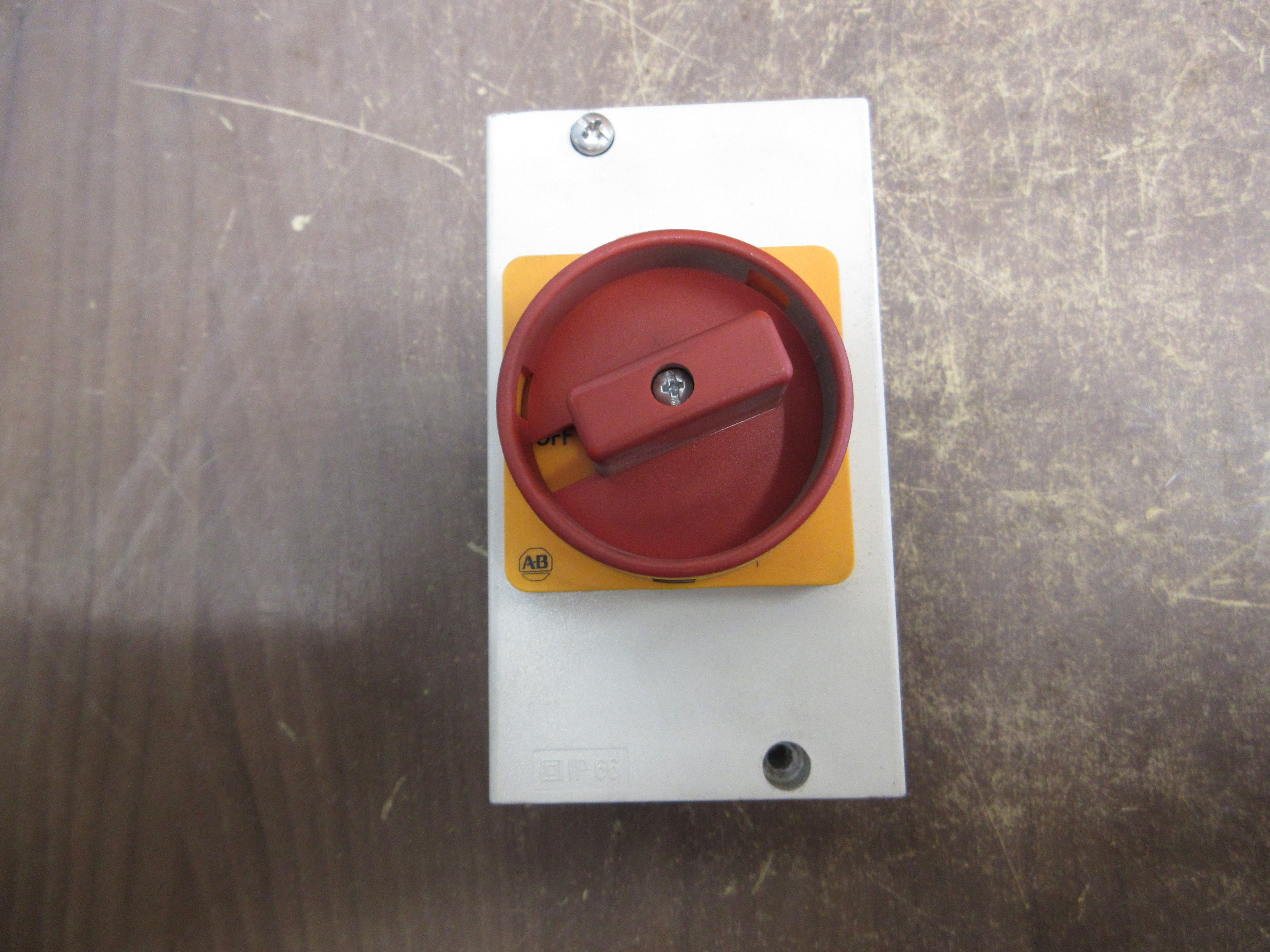 Allen-Bradley Disconnect Switch 194E-A16-1753 Ser. C 16A 3P Used