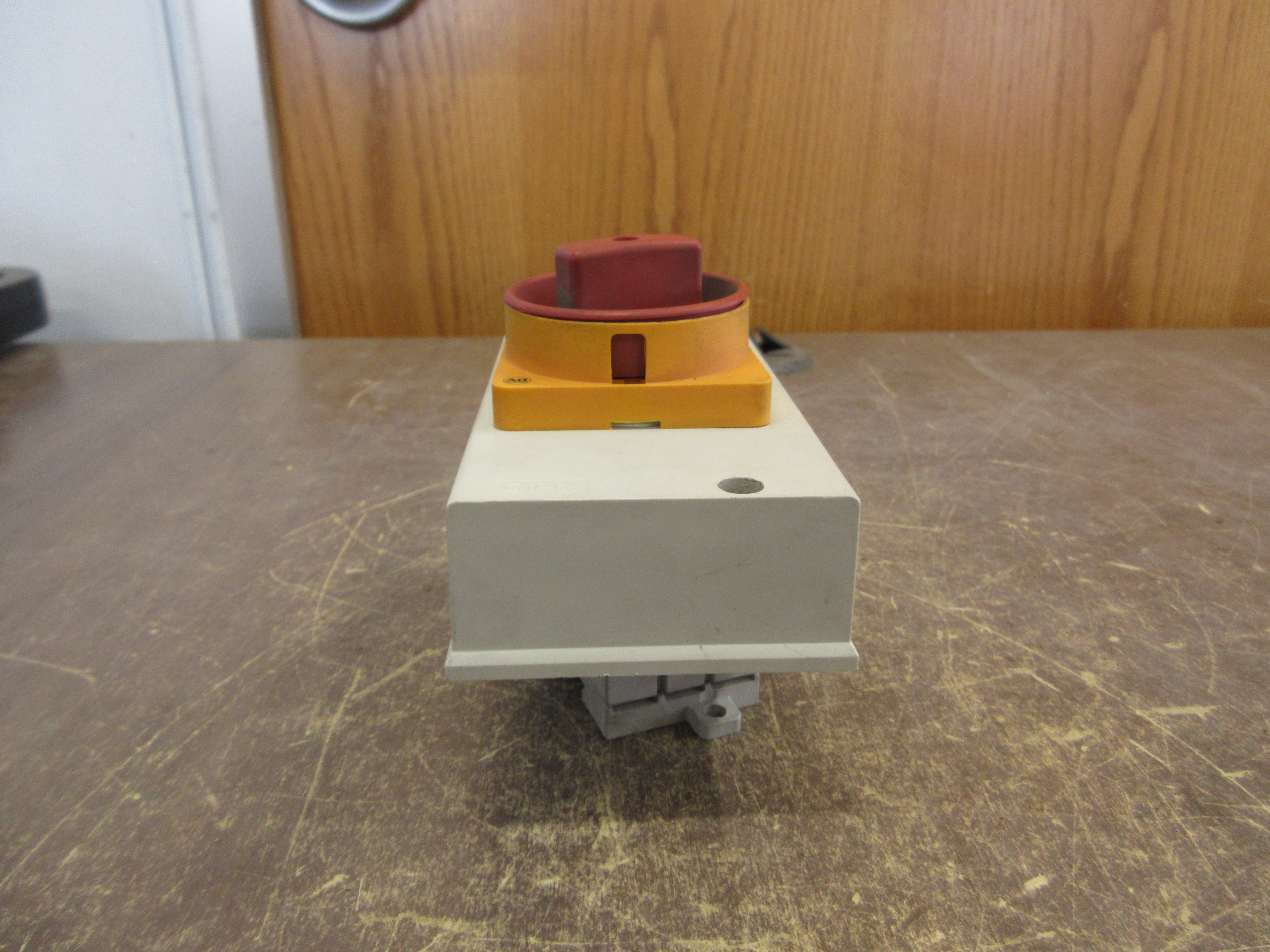 Allen-Bradley Disconnect Switch 194E-A16-1753 Ser. C 16A 3P Used