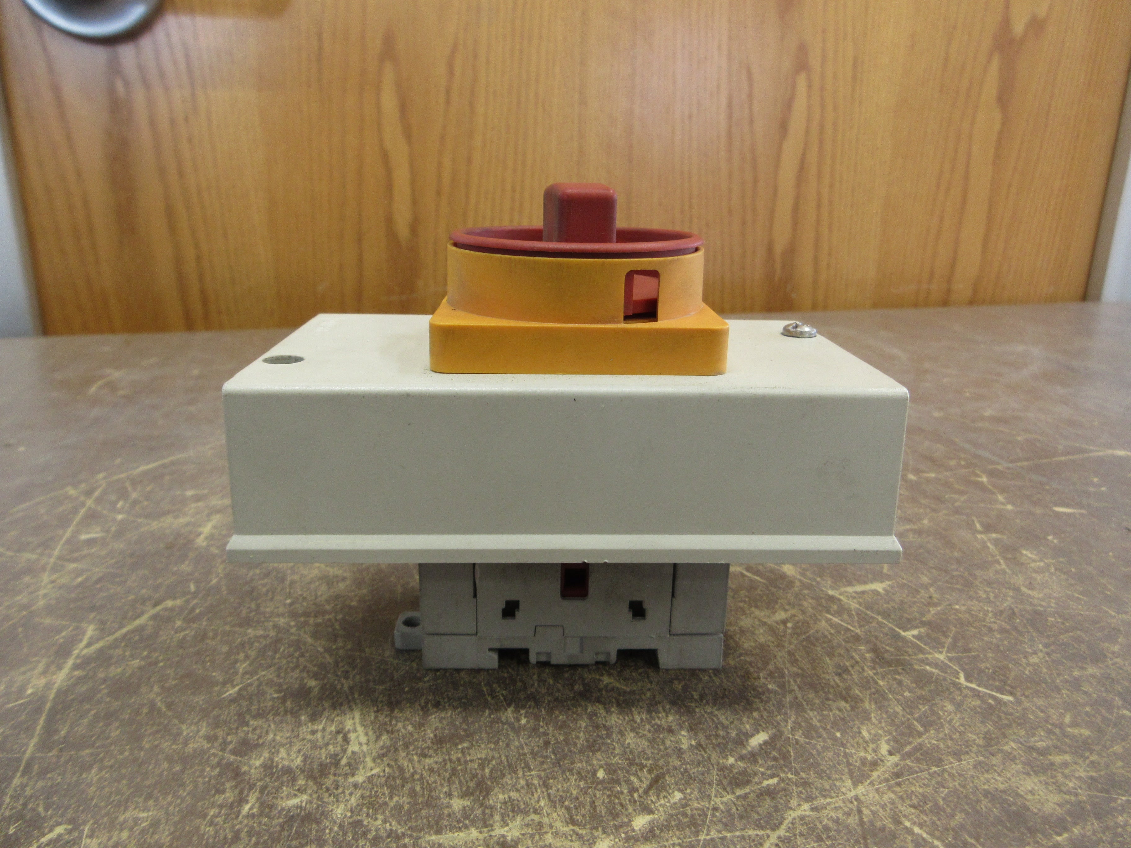 Allen-Bradley Disconnect Switch 194E-A16-1753 Ser. C 16A 3P Used