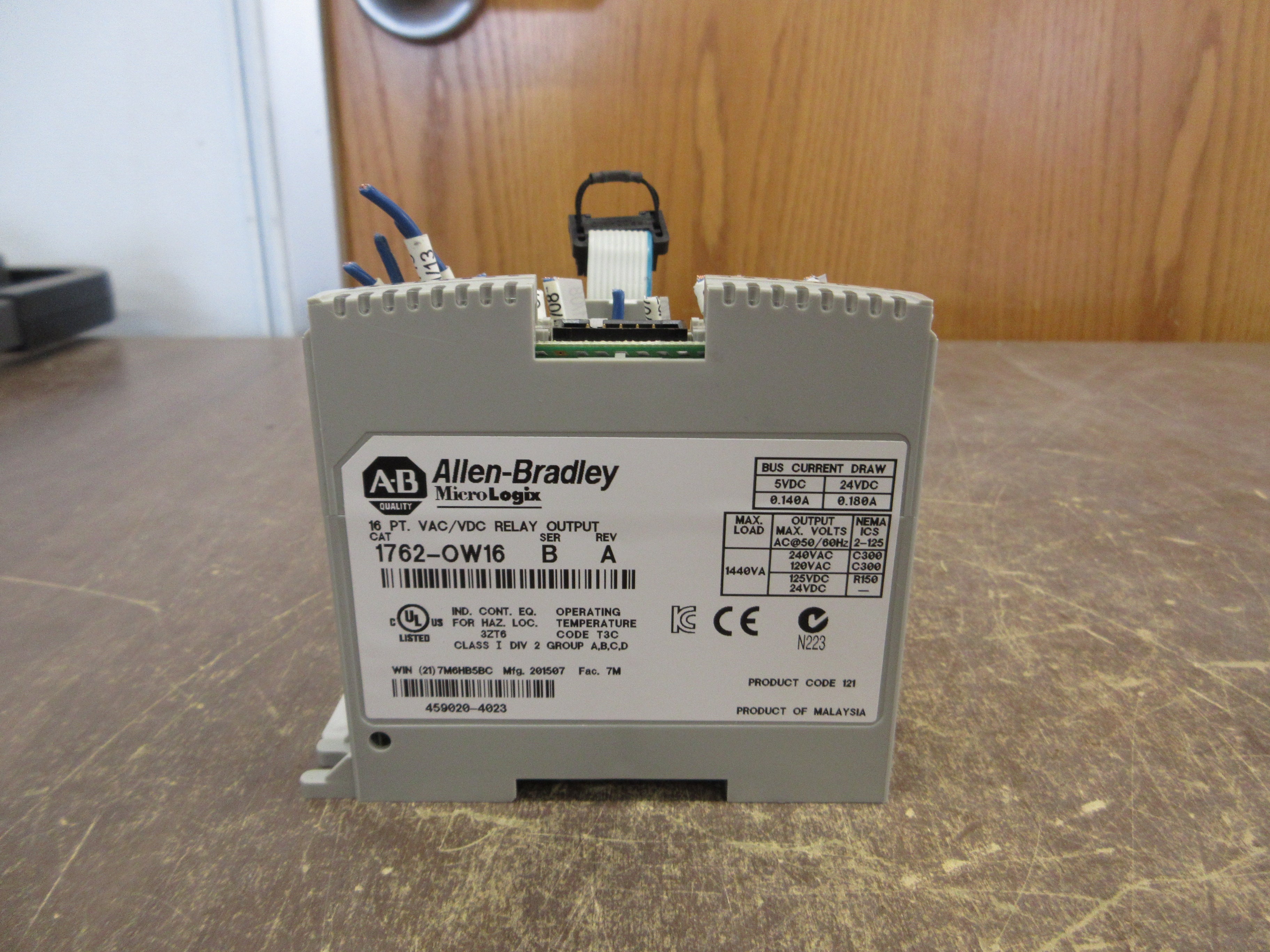 Allen-Bradley MicroLogix Relay Output Module 1762-OW16 Ser. B Rev. A 16PT Used