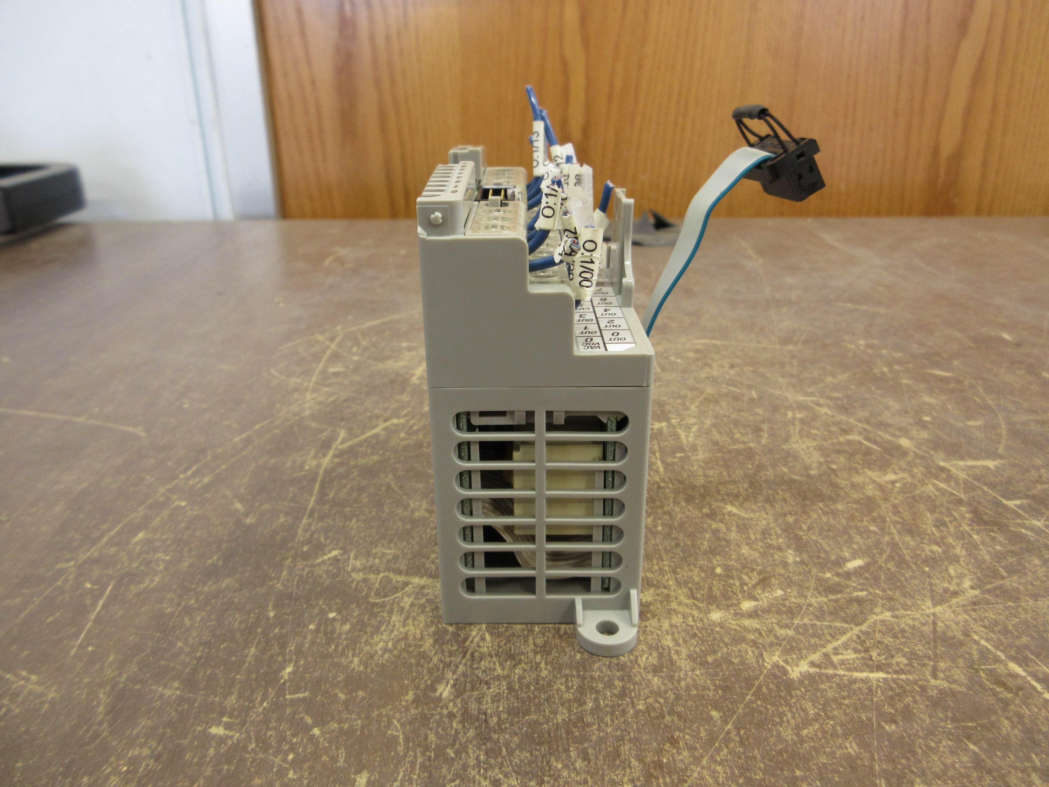 Allen-Bradley MicroLogix Relay Output Module 1762-OW16 Ser. B Rev. A 16PT Used