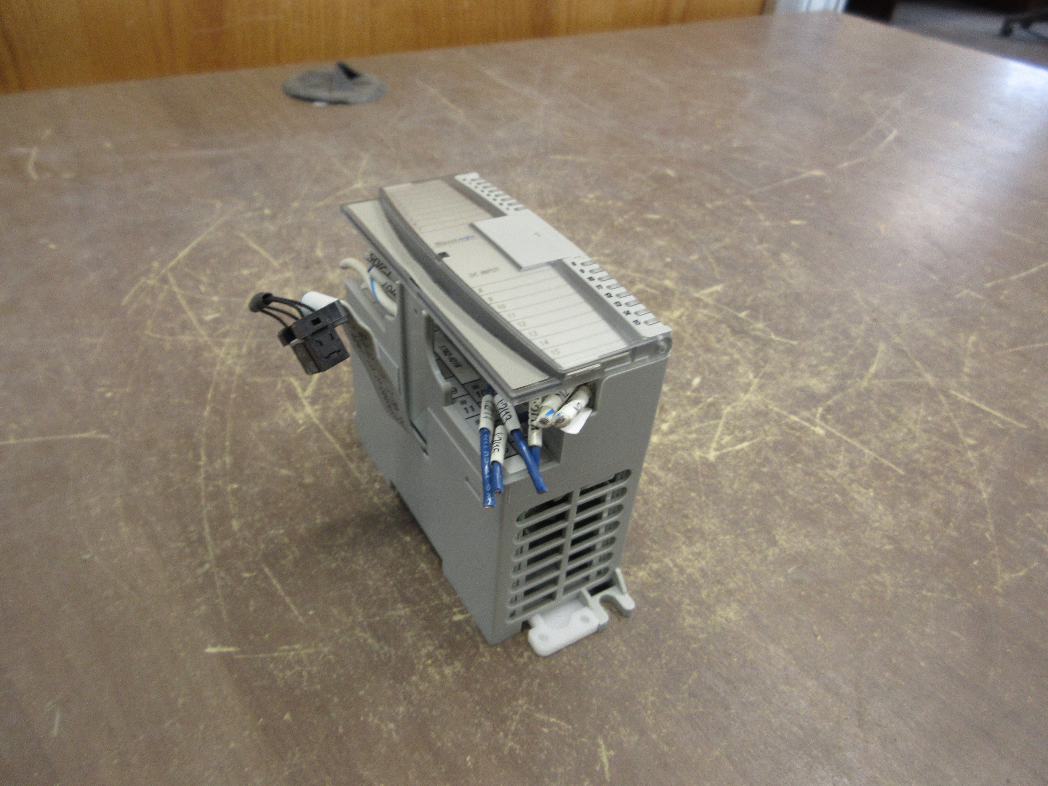Allen-Bradley MicroLogix Sink/Source Input Module 1762-IQ16 Ser. B Rev. A 24VDC