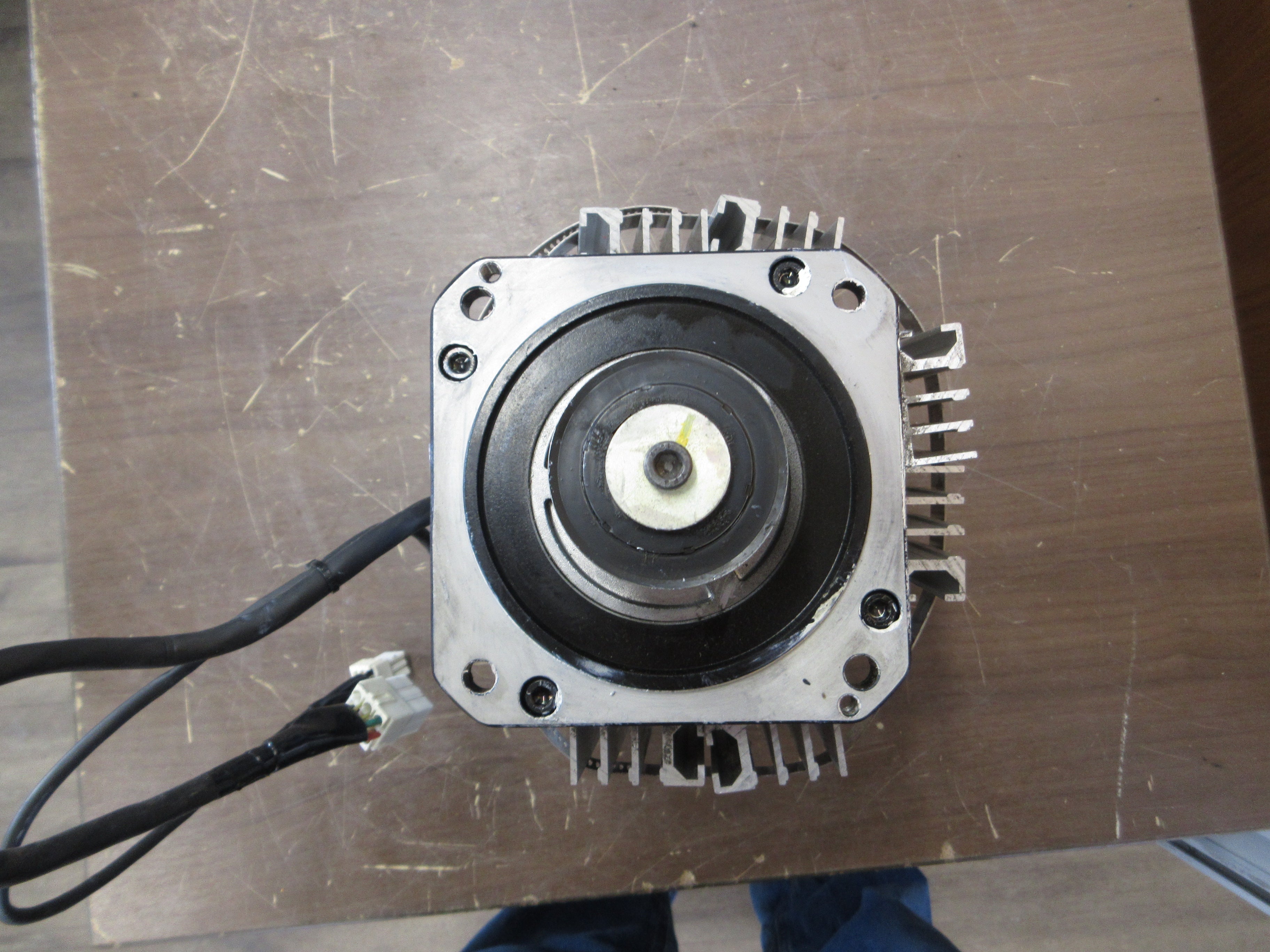 Sanyo Denki SanMotion AC Servo Motor R2AA13200LBS43Y 2.0kW 200V 11.0A 3Ph Used